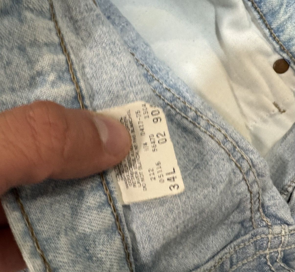 Levi's Vintage Light Wash Baggy Levi’s Size US 34 / EU 50 - 4 Thumbnail