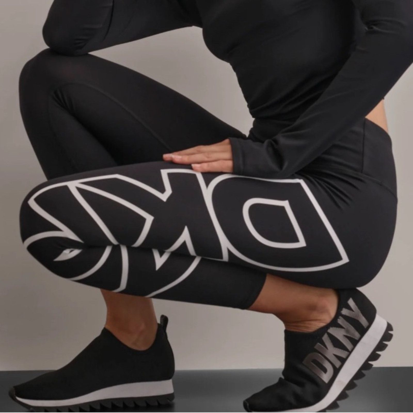 DKNY DKNY Black Leggings Sleek Stretchy Design Size 38" / US 16 / IT 52 - 4 Thumbnail
