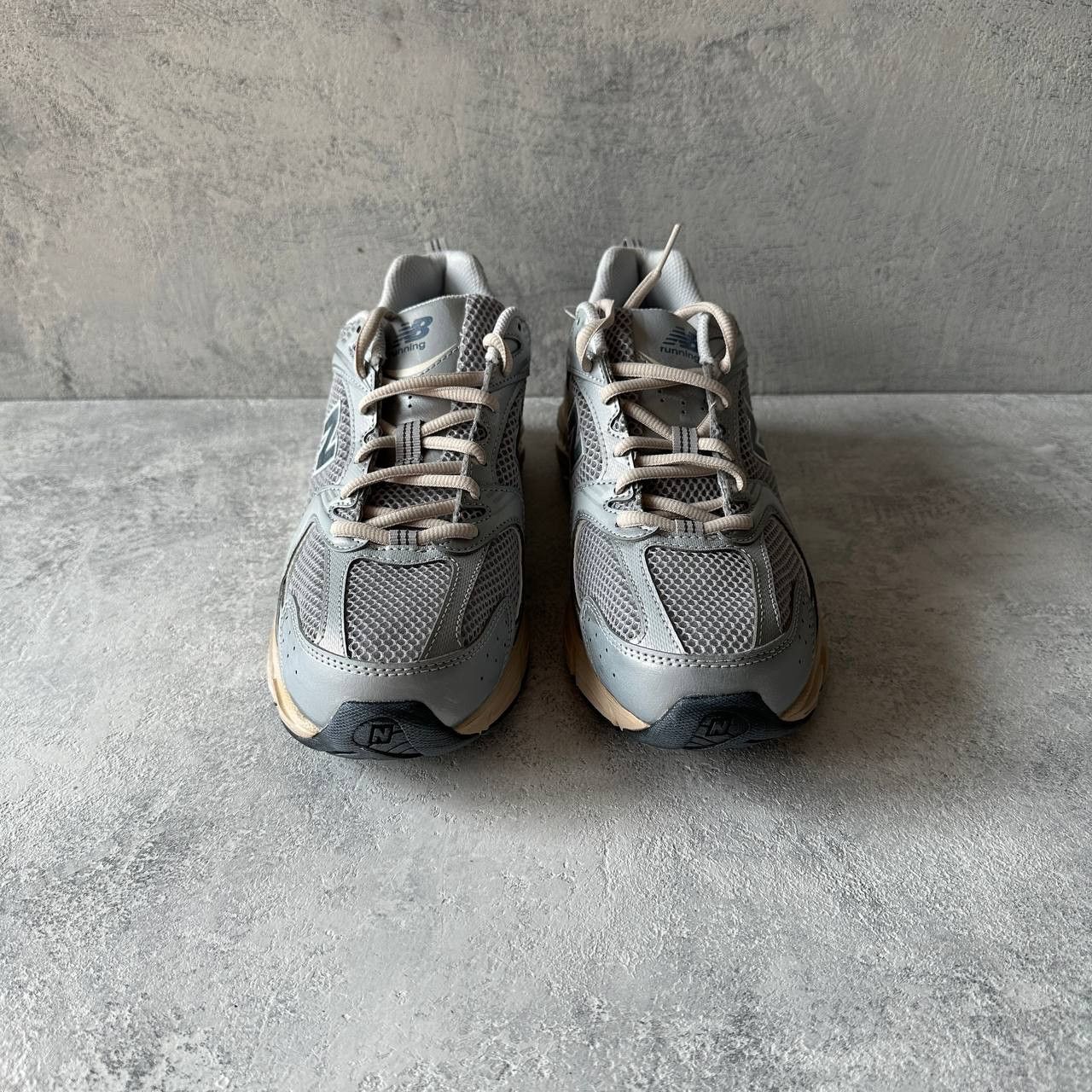 New Balance New Balance 530 Silver Metallic Moonbeam Size 42.5 MR530VS Size US 9 / EU 42 - 5 Thumbnail