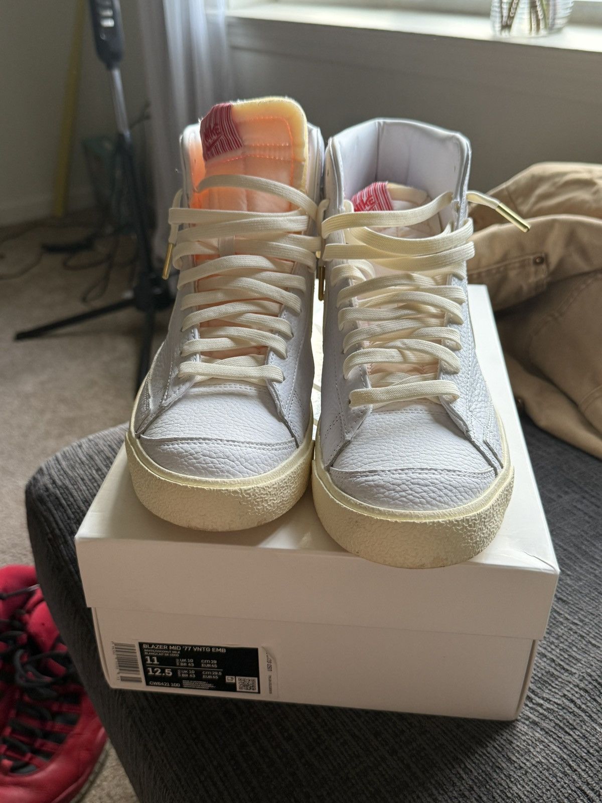 Nike Blazer Mid 77 VNTG EMB Size US 11 / EU 44 - 3 Thumbnail