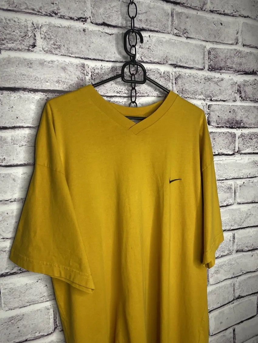 Nike MENS vintage T-shirt Nike streetwear mini logo swoosh Size US XL / EU 56 / 4 - 9 Thumbnail