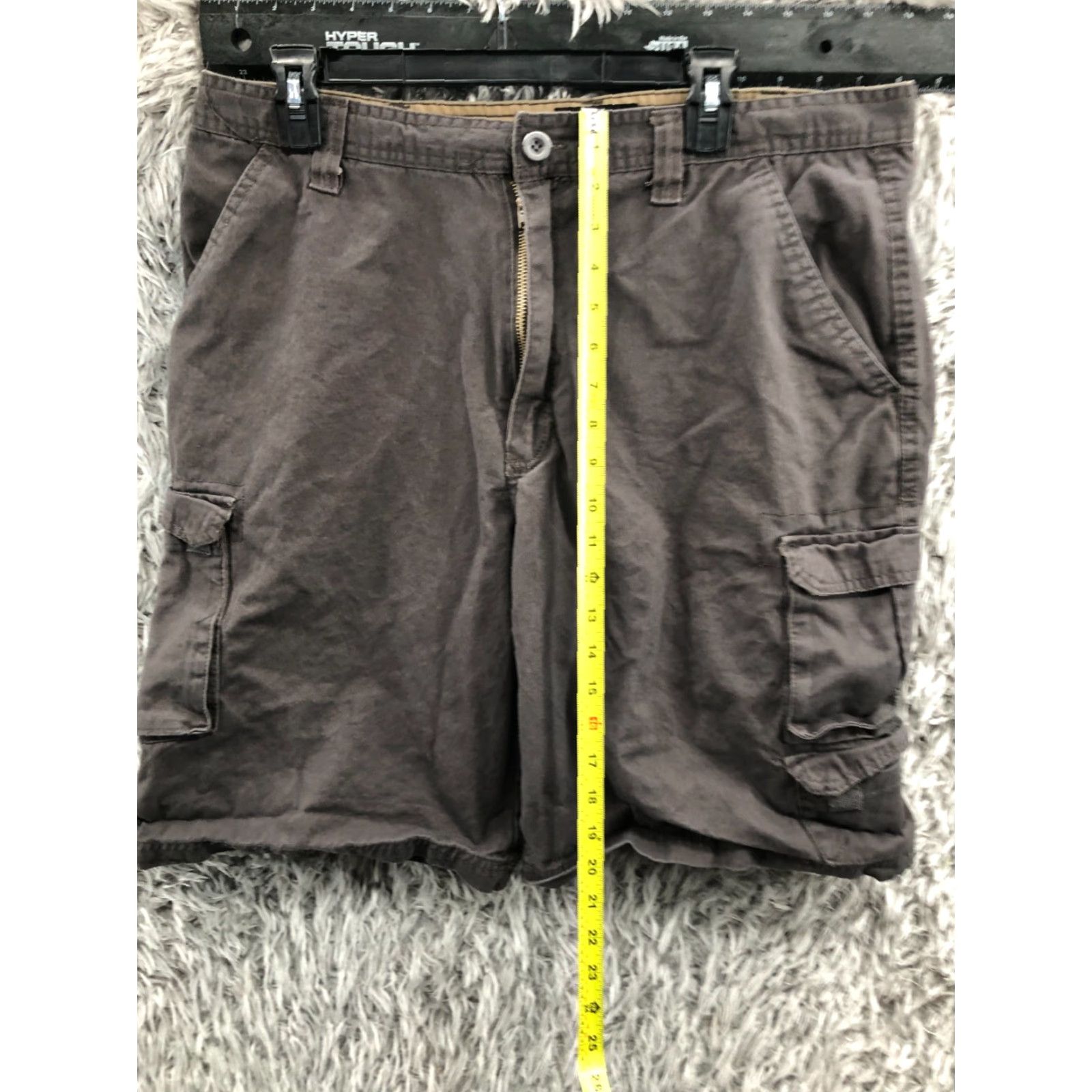 Vintage Rugged Wear Cargo Shorts Mens Size 38 Mid Rise Medium Gray Beige Shorts Cargo Size US 38 / EU 54 - 3 Thumbnail