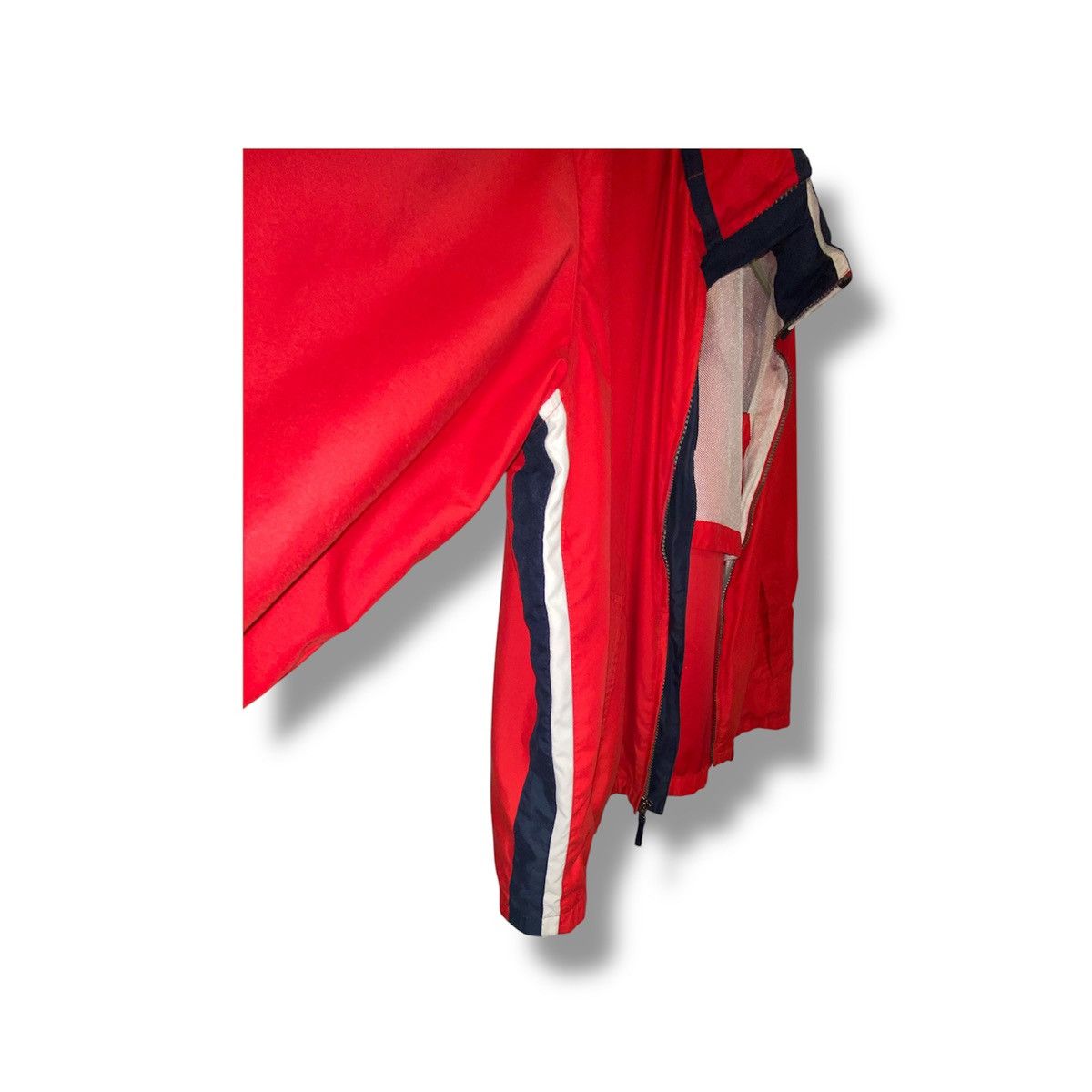 Tommy Hilfiger Vintage Tommy Hilfiger Windbreaker Jacket Size US L / EU 52-54 / 3 - 7 Thumbnail