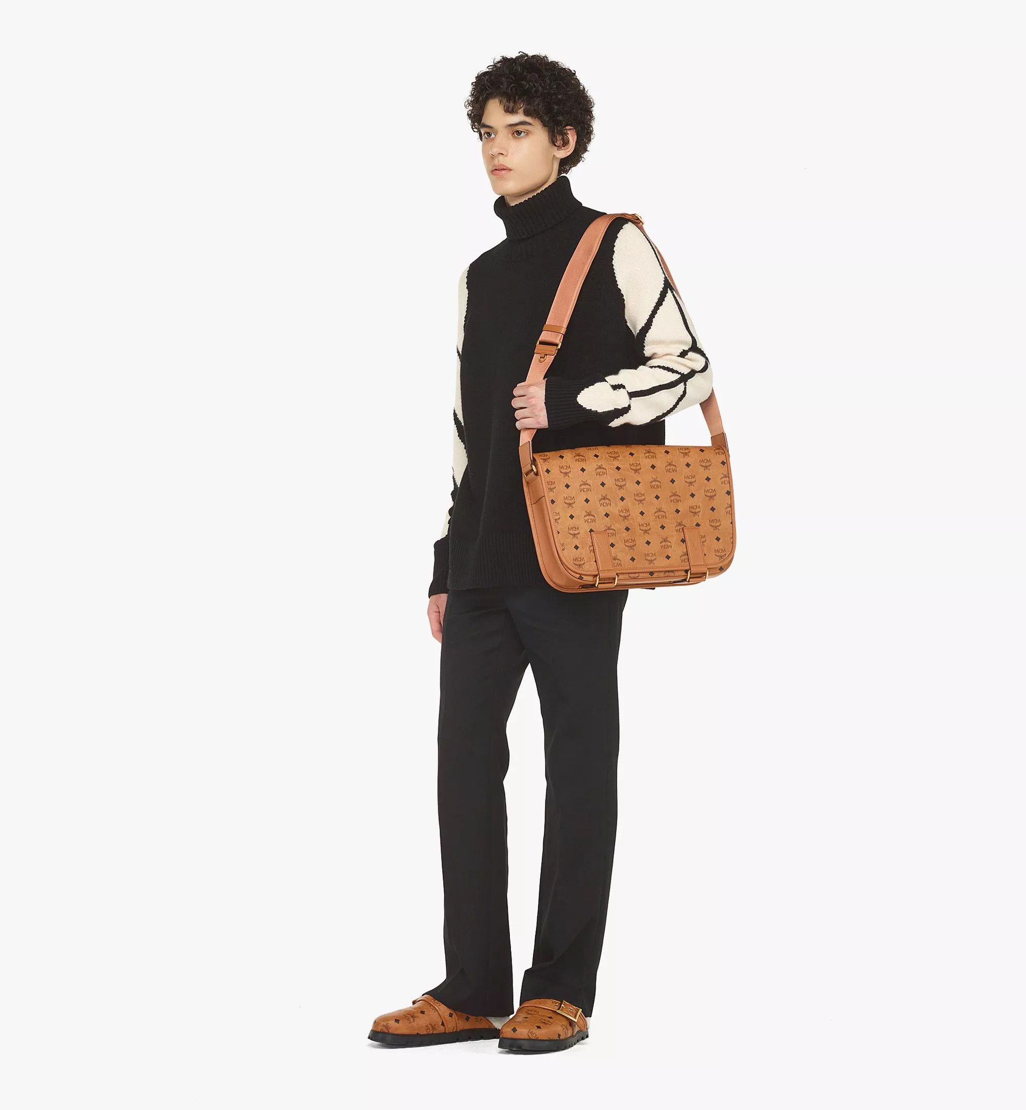 MCM o1mt1gz0725 Size: OS / Messenger Medium Bag in Brown Size ONE SIZE - 2 Thumbnail