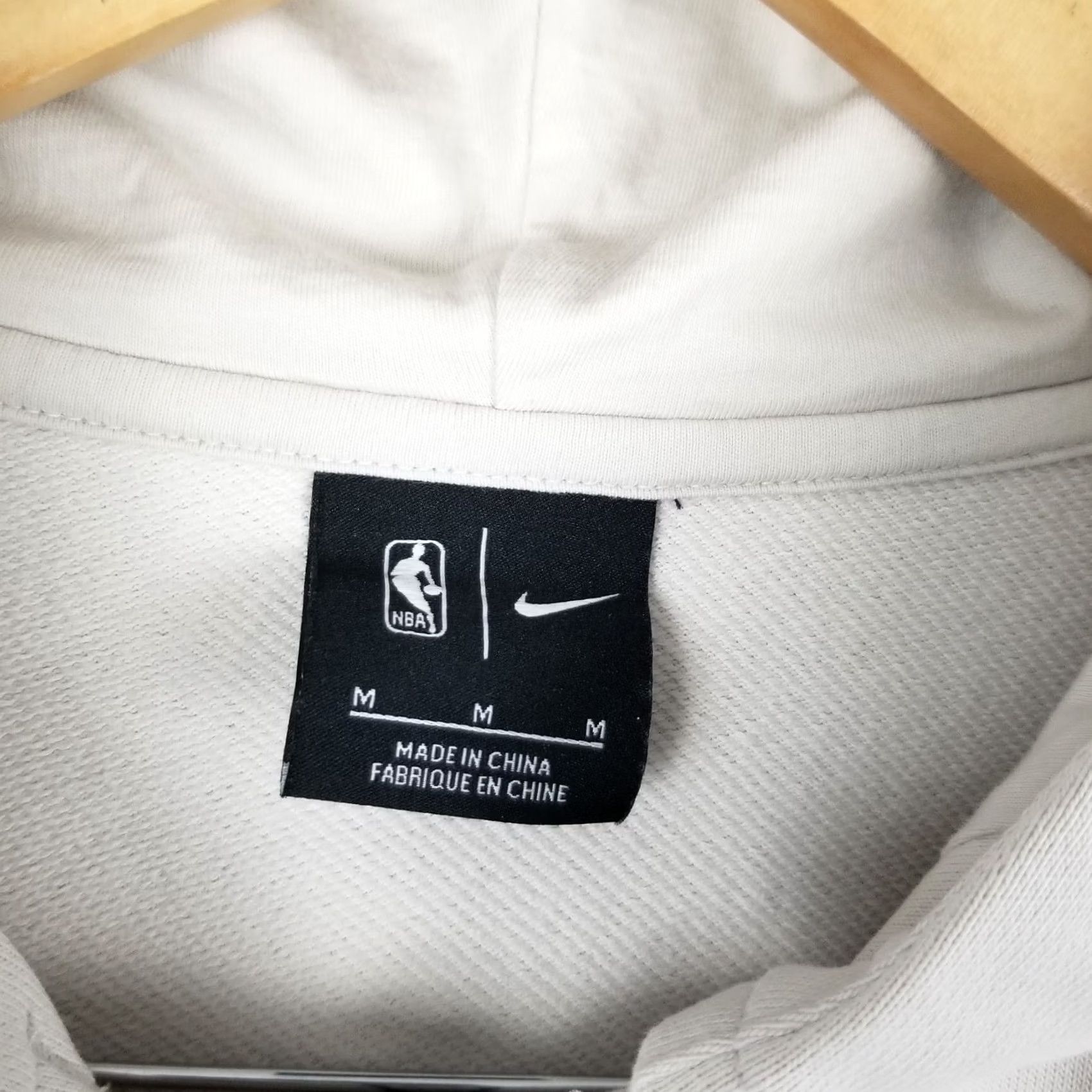 Nike Nike LA Lakers X Philly 76'ers Hoodie Sweatshirt Medium Men Ivory Logo Embroidered NSW Pullover Sports Basketball Vintage: No Size US M / EU 48-50 / 2 - 3 Thumbnail