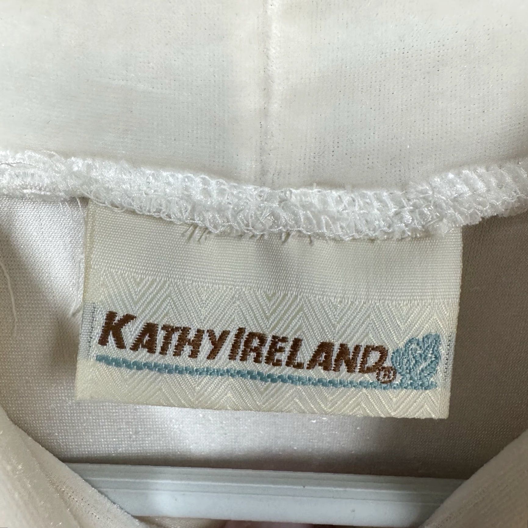 Velour Kathy Ireland Top L Eggshell Velour Soft Girl Night Out Romantic Cozy Feminine Shirt Women Size L / US 10 / IT 46 - 4 Thumbnail
