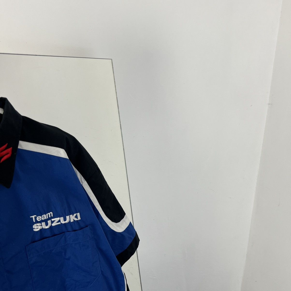 Vintage Vintage Y2K Suzuki Racing Big Logo Button Up Shirt Size US L / EU 52-54 / 3 - 5 Thumbnail