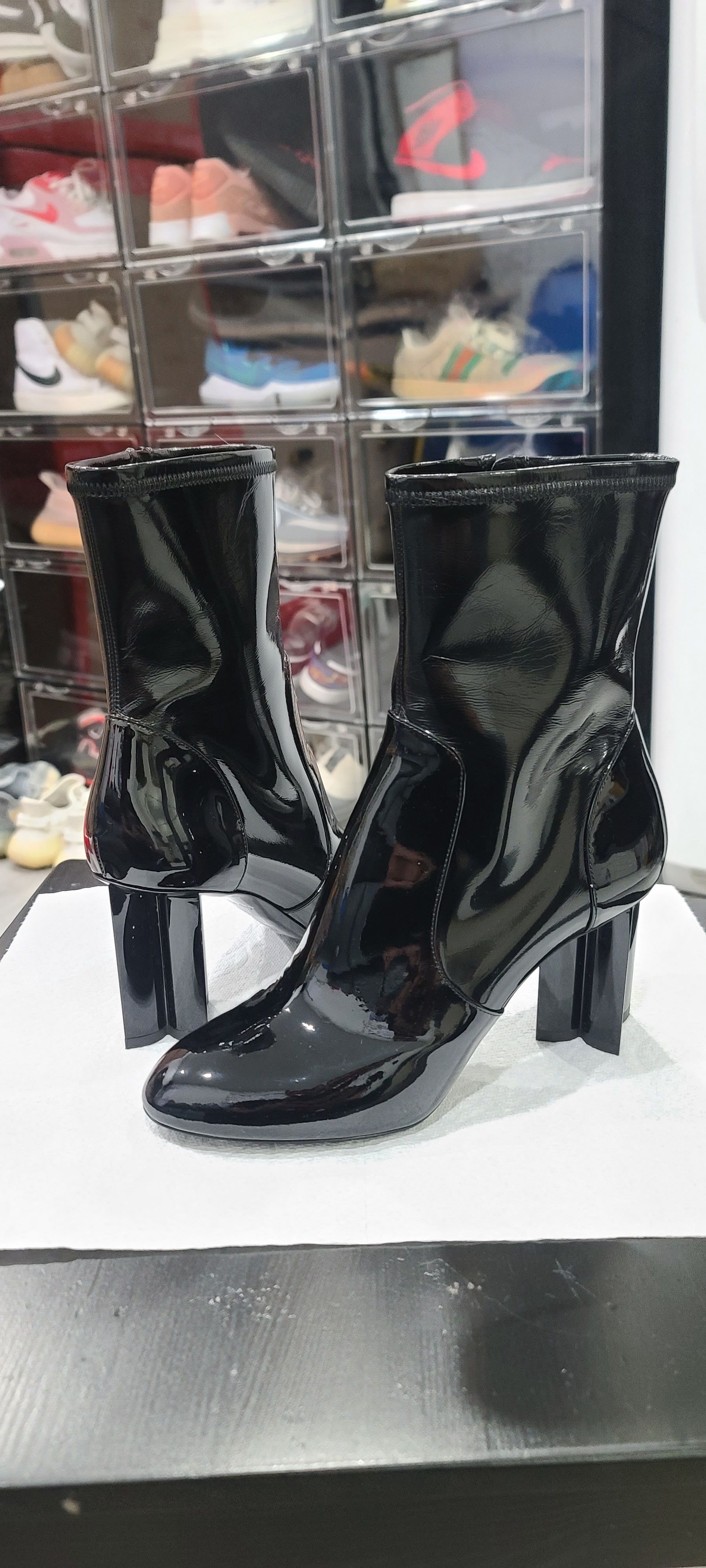 Louis Vuitton LOUIS VUITTON Patent Uniformes Silhouette Ankle Boots Size US 7 / IT 37 - 6 Thumbnail