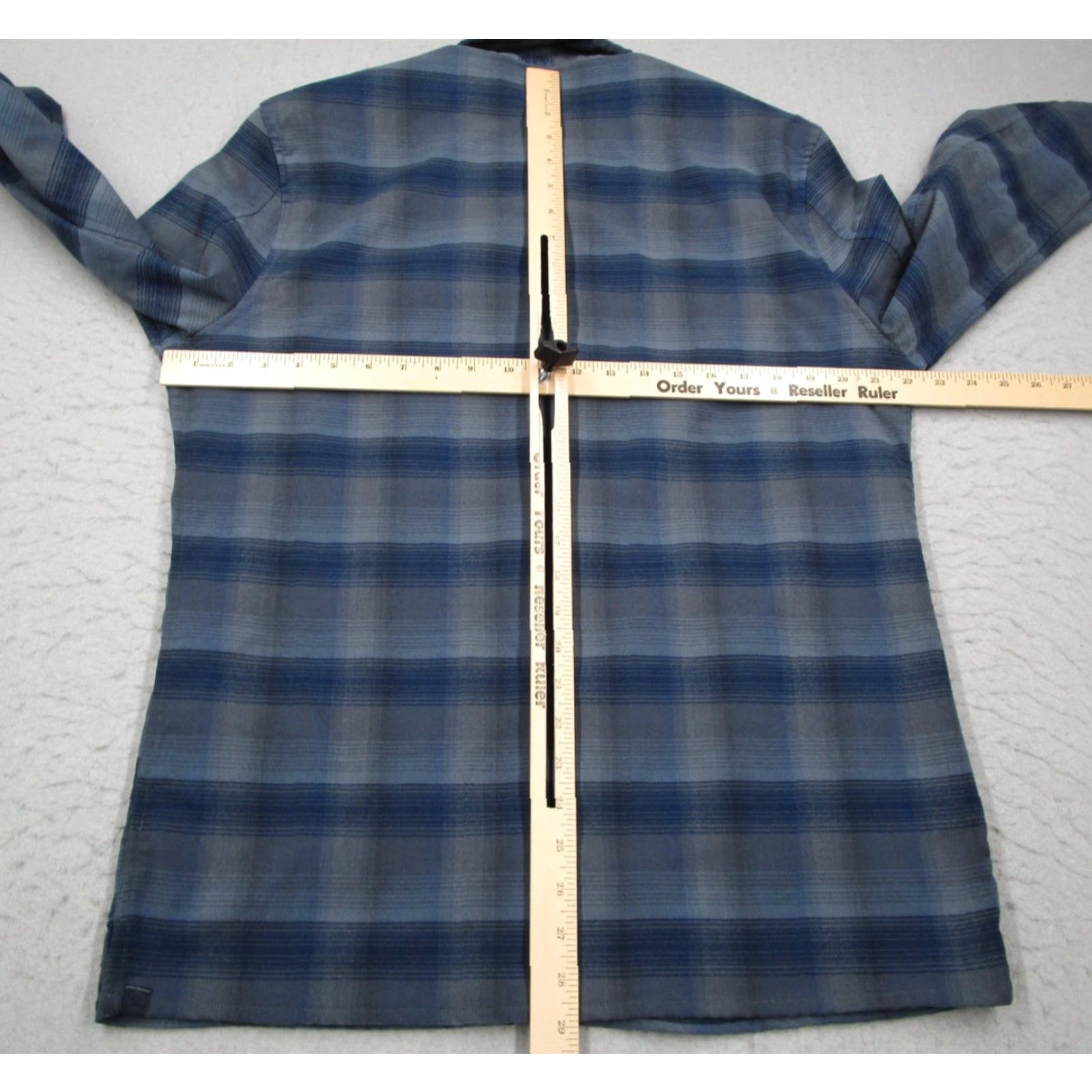 Lululemon Lululemon Shirt Men Large Blue Gray Plaid Button-Down Long Sleeve Casual Workwear Size US L / EU 52-54 / 3 - 3 Thumbnail