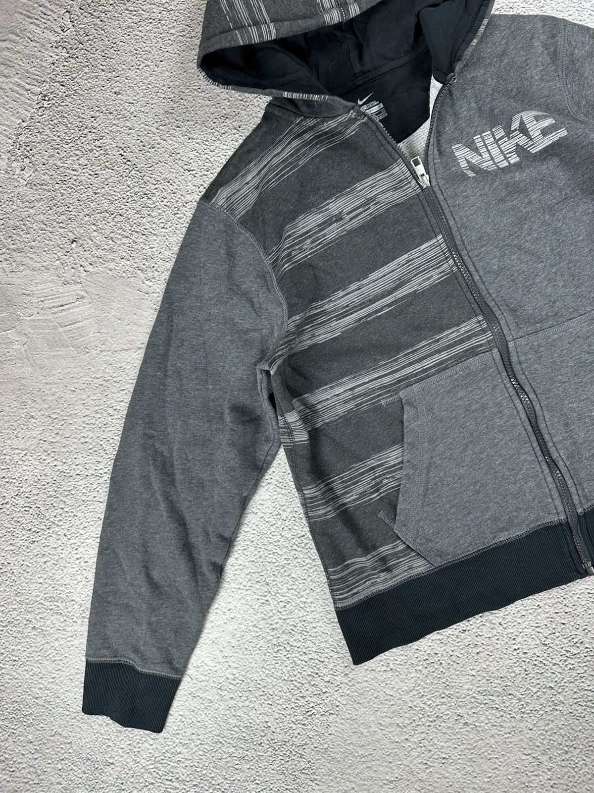 Nike Vintage Nike Full Zip Hoodie Y2K Sportwear Style Size US S / EU 44-46 / 1 - 3 Thumbnail