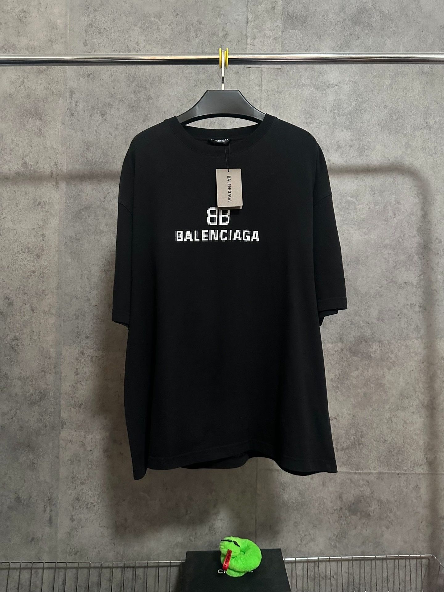 Balenciaga Balenciaga Double B Mosaic Short Sleeve T-shirt Size US XL / EU 56 / 4 - 1 Thumbnail