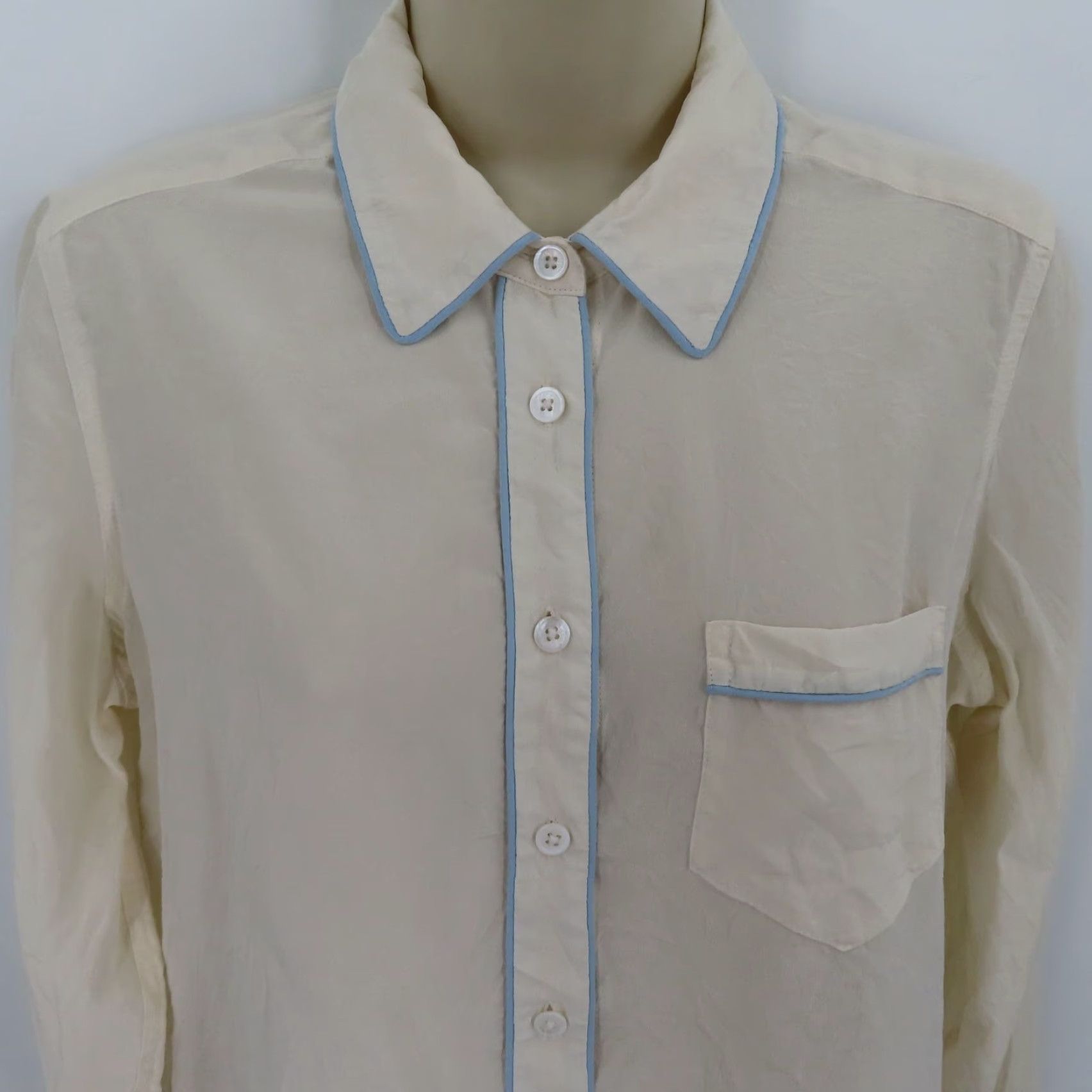 Equipment Equipment Shirt Womens Small Ivory Blue Trim Collared Button Front Silk Blouse Top Casual Size S / US 4 / IT 40 - 2 Thumbnail