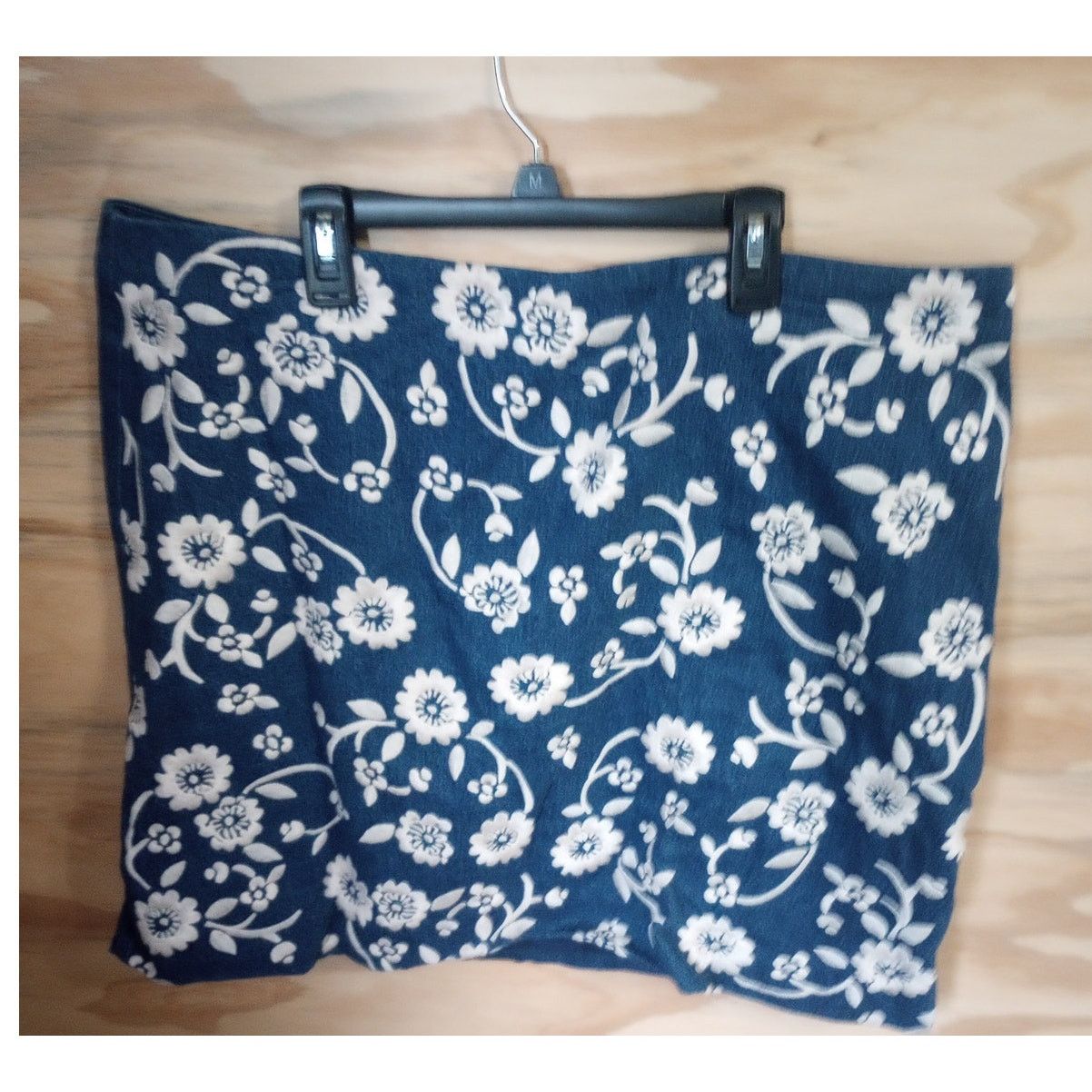 Boden Boden Midi Skirt Navy/White Floral Embroidered Denim 16 Size 38" / US 16 / IT 52 - 1 Preview