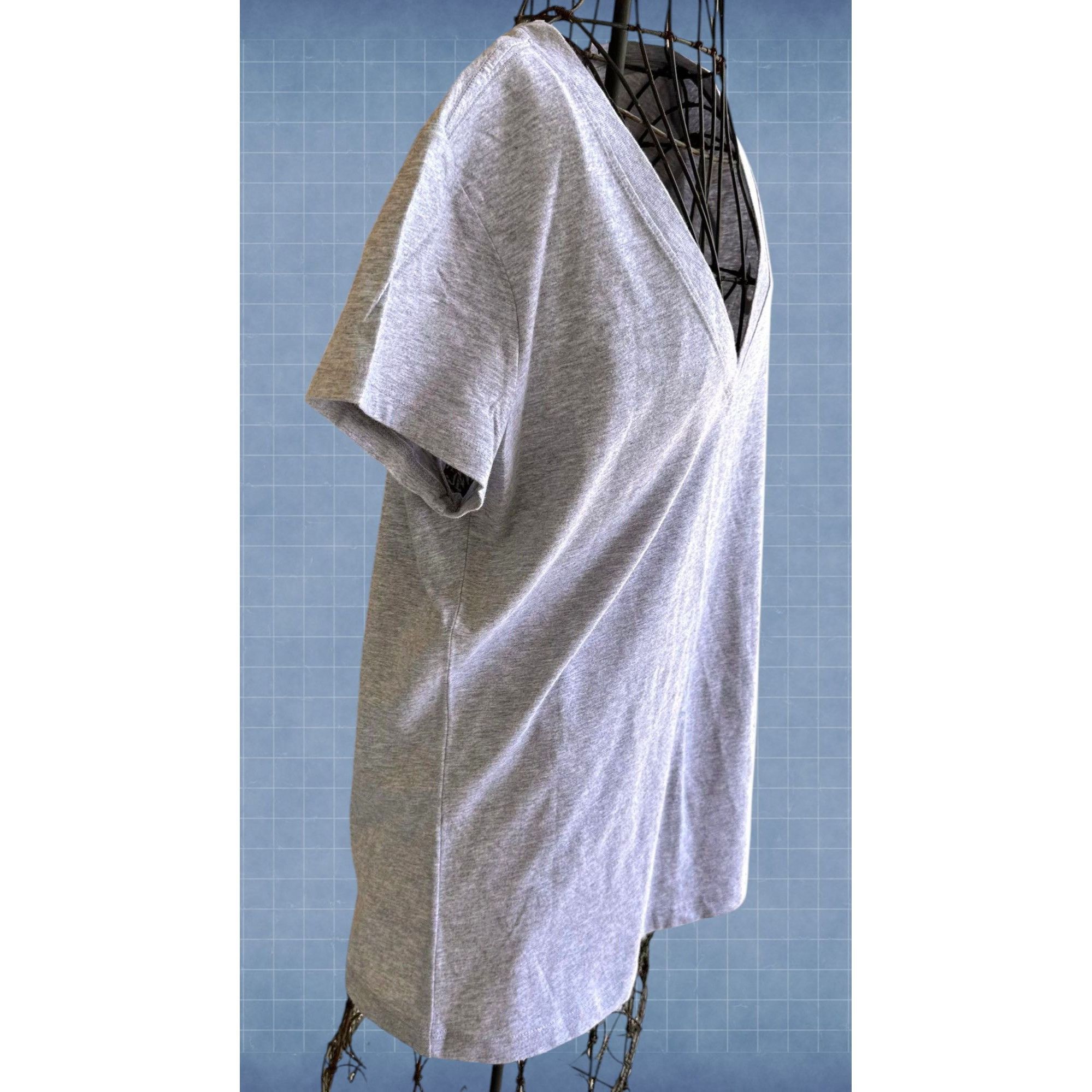 True Religion NWT True Religion Foil Logo Tee Top Large Heather Gray Horse Size L / US 10 / IT 46 - 8 Thumbnail