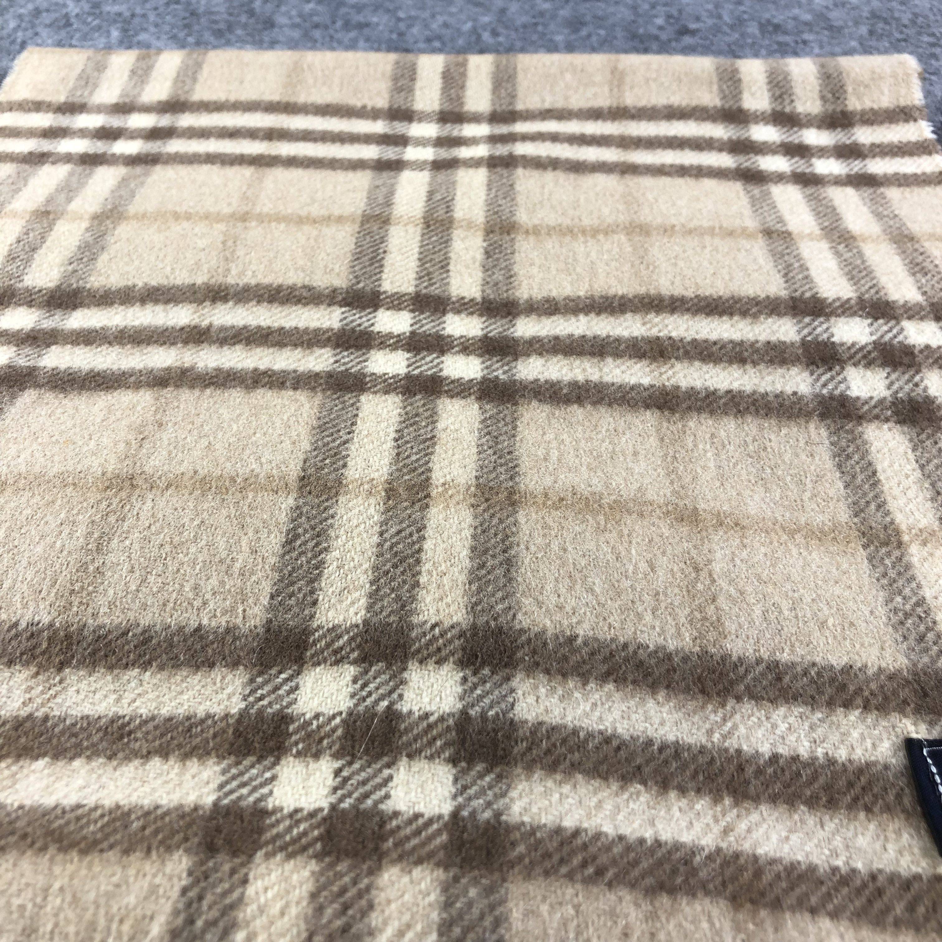 Burberry Burberrys Nova Check Cashmere Scarf Muffler Neckwear V1640 Size ONE SIZE - 5 Thumbnail
