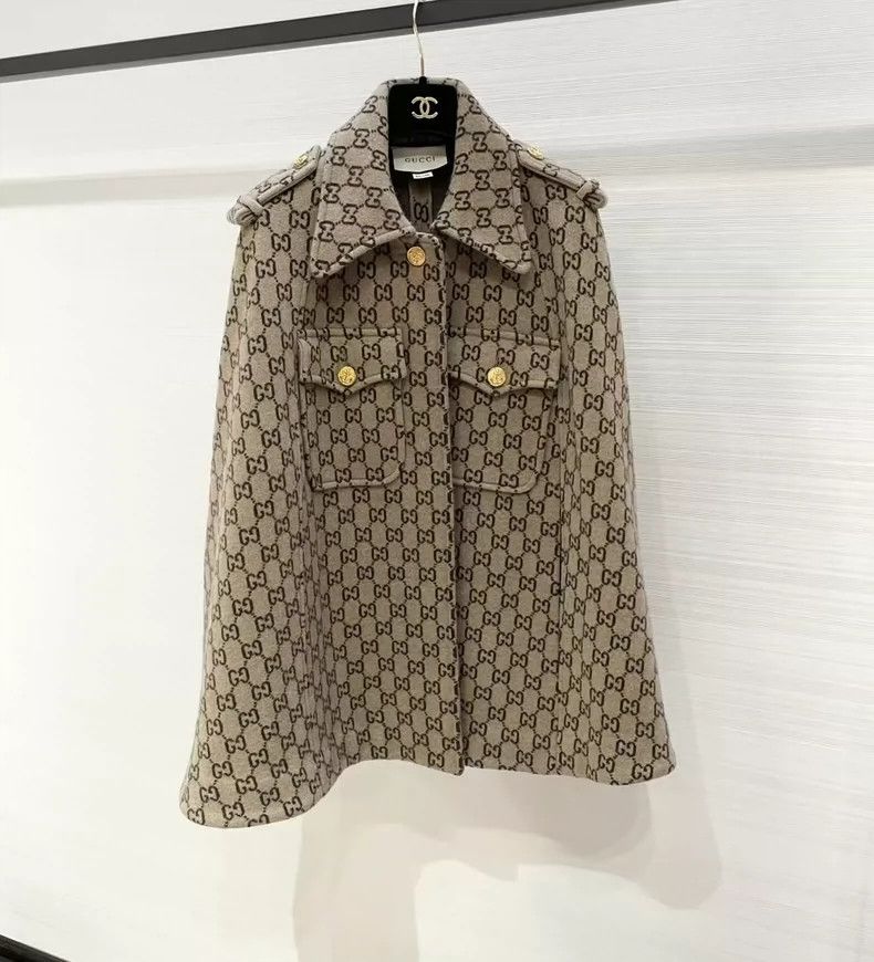 Gucci Gucci Full logo cloak jacket 2501-Nextarrow Size US M / EU 48-50 / 2 - 1 Thumbnail