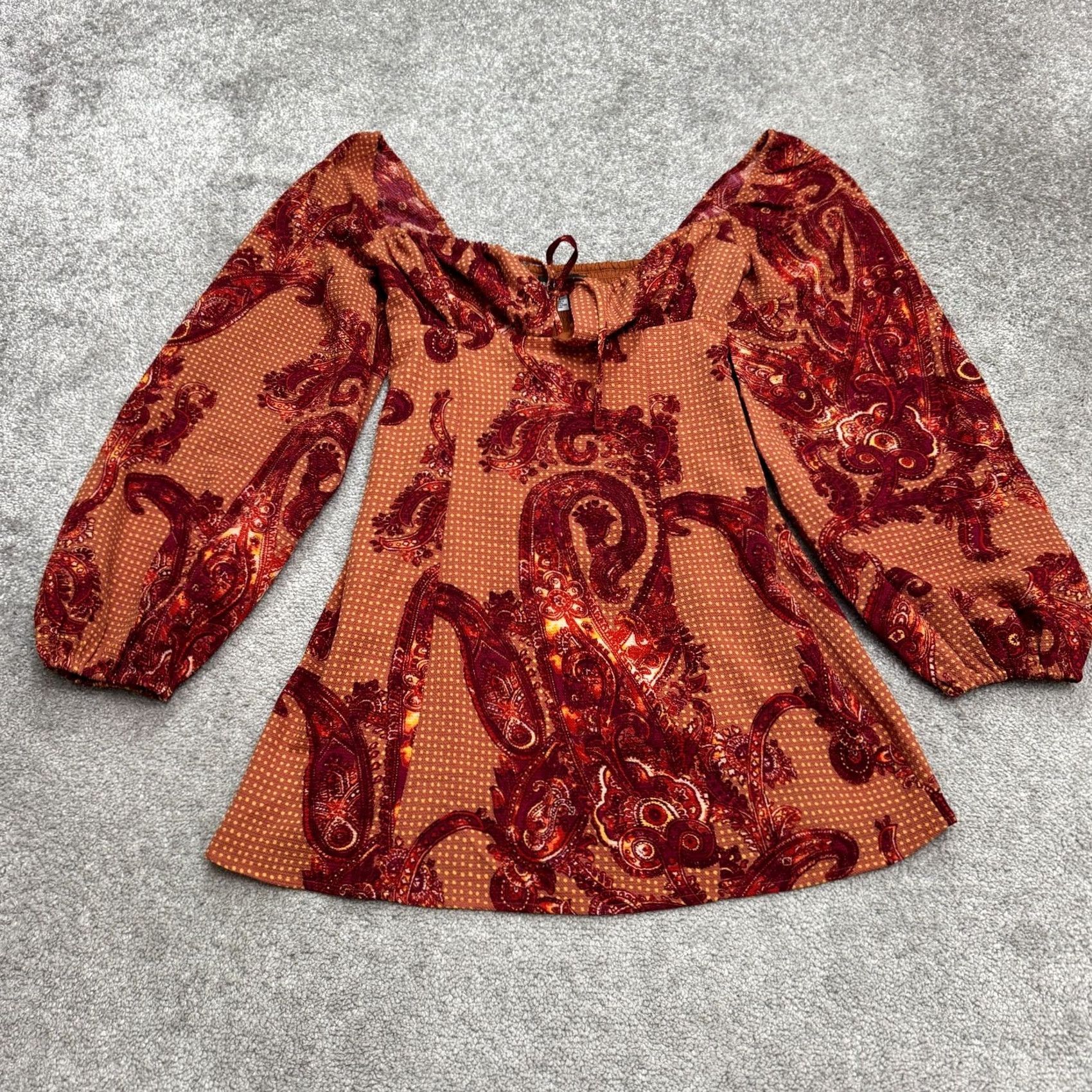 Urban Outfitters Urban Outfitters Paisley Embellished Sequin Mini Dress Womens Red Puff Sleeve S Color Red Paisley Sequin Mini Dress Party Cocktail Formal Womens Size S / US 4 / IT 40 - 2 Thumbnail
