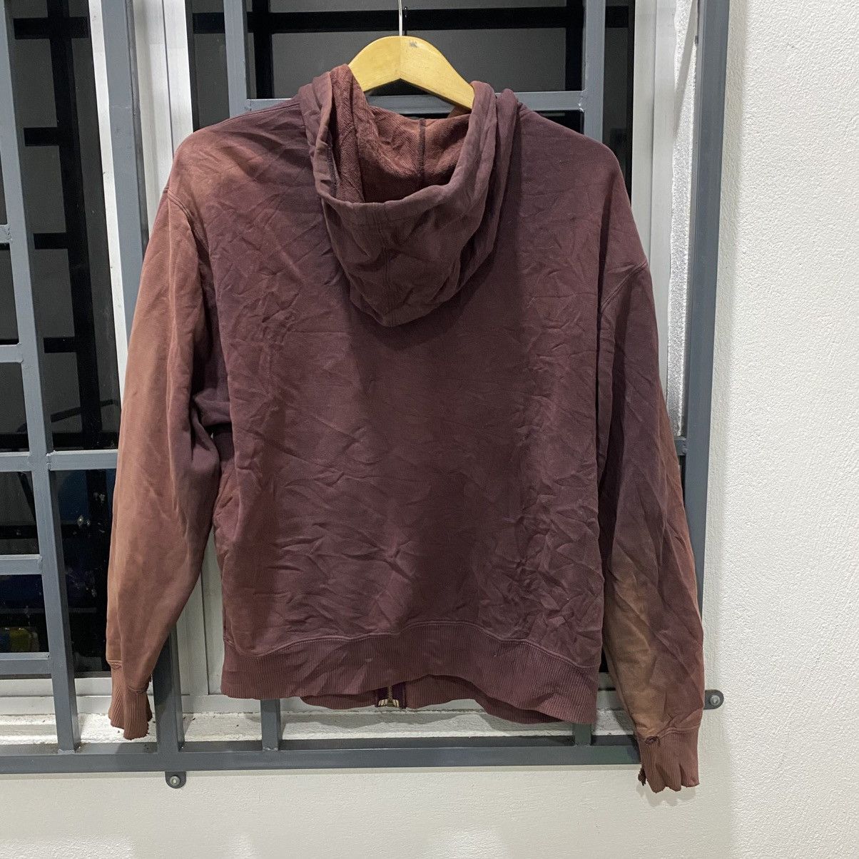 Uniqlo × Vintage thrasher sun faded hoodei A1 Size US L / EU 52-54 / 3 - 5 Thumbnail