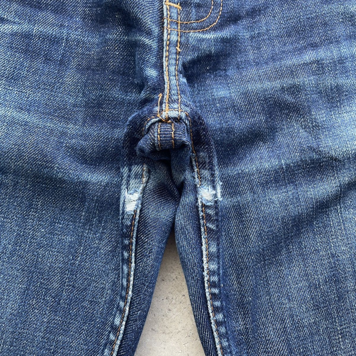 Levi's Vintage Clothing Vintage Levi’s 553 Faded FLARE Distressed BOOTCUT Jeans Pant Size US 28 / EU 44 - 11 Thumbnail
