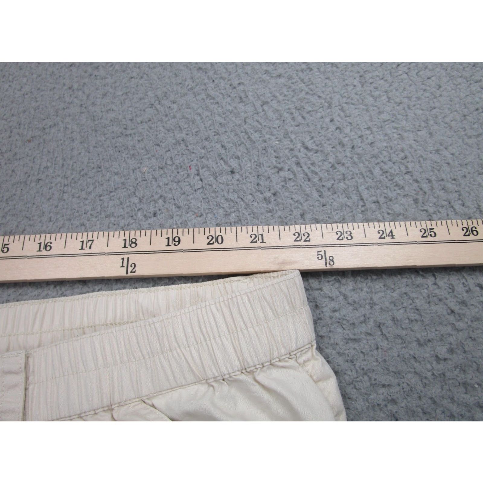 Vintage MADDEN NYC Plus Cargo Pants Womens 4X Ivory Capri 3/4 Elastic Waist Drawcord Size 40" / US 18 - 4 Thumbnail