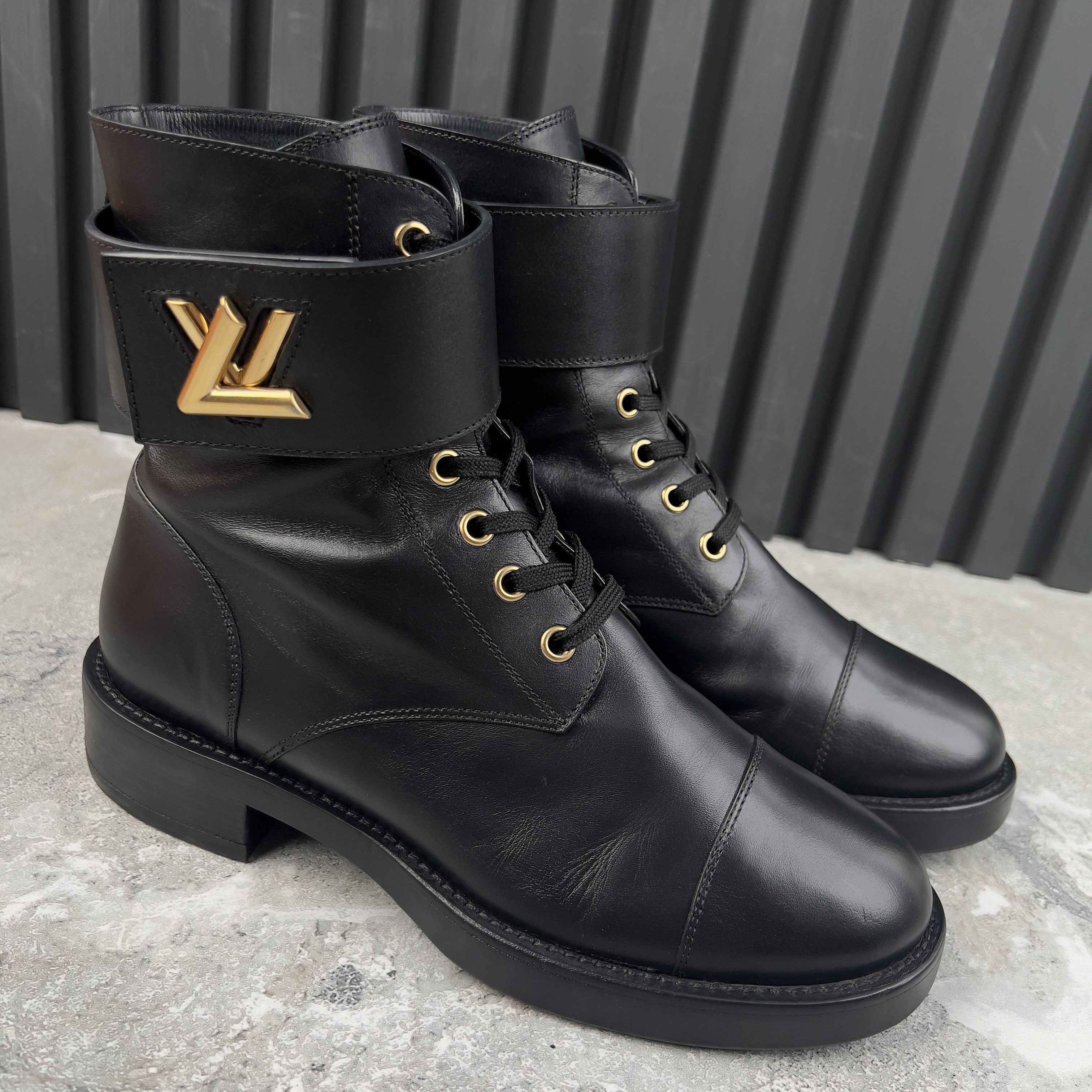 Louis Vuitton Wonderland Ranger Boots Lace Up Black Leather Size US 8 / IT 38 - 5 Thumbnail