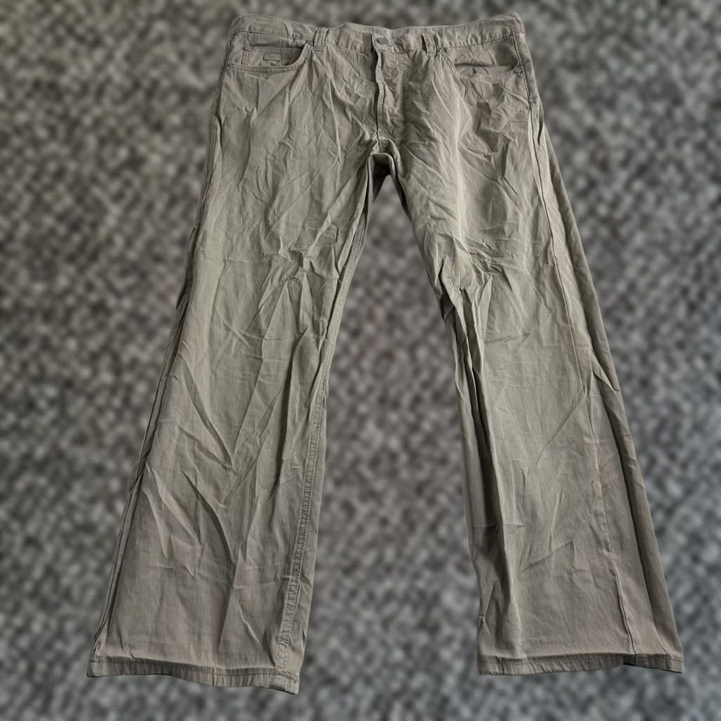 Hugo Boss VINTAGE HUGO BOSS Pants Chino Flat Front 38x30 Straight Leg Mens Brown Tan Chino Pants Mens Regular Size 38 Straight Leg Mens Size US 38 / EU 54 - 1 Thumbnail