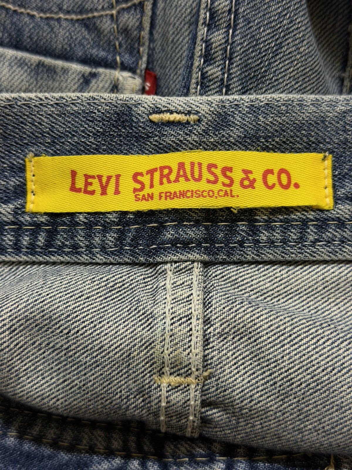Levi's Vintage Y2K Levis 502 Blue Faded Wash Yellow Tab Regular Fit Size US 31 - 7 Thumbnail