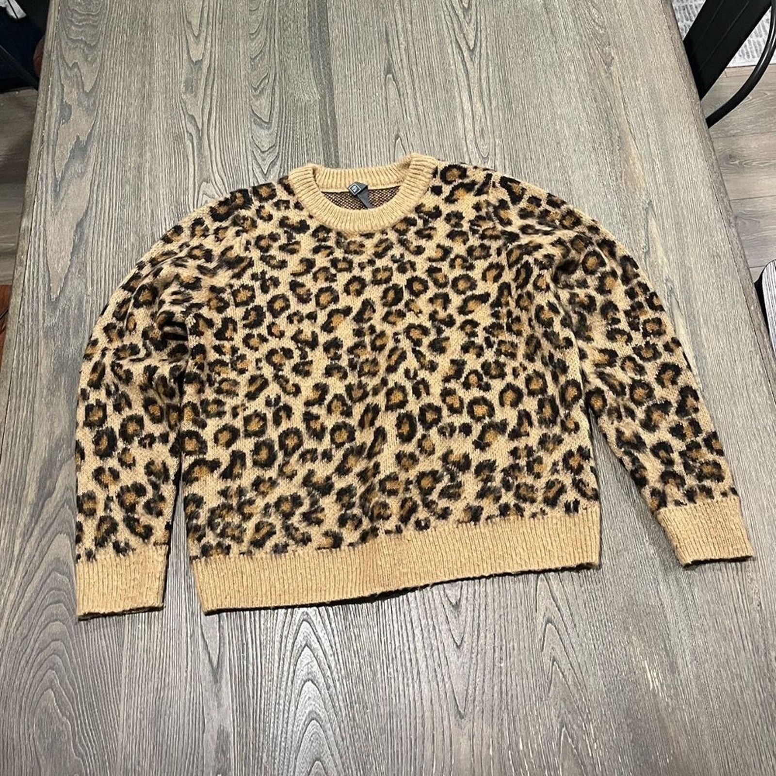 Vintage ALYA Fashion Sweaater Crew Neck Leopard Pattern Cream M Size M / US 6-8 / IT 42-44 - 1 Thumbnail