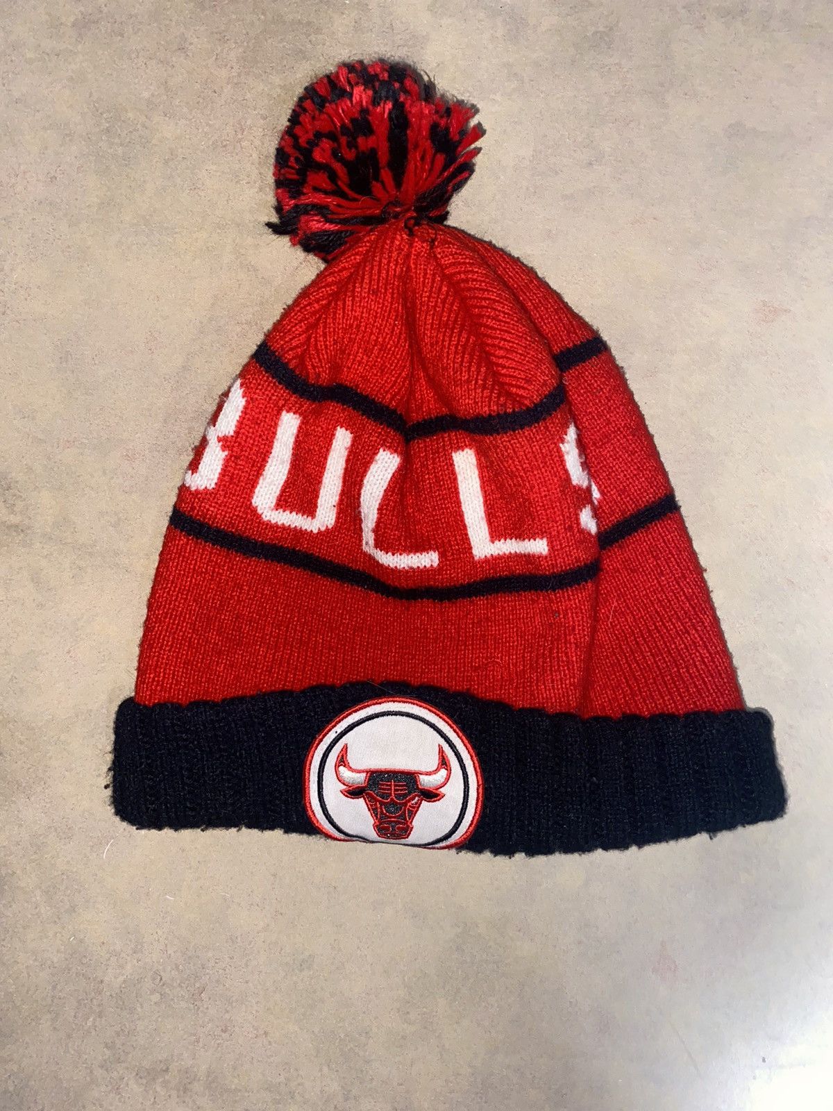 Mitchell & Ness Mitchell & Ness Chicago Bulls Pom Pom Beanie Size ONE SIZE - 1 Thumbnail
