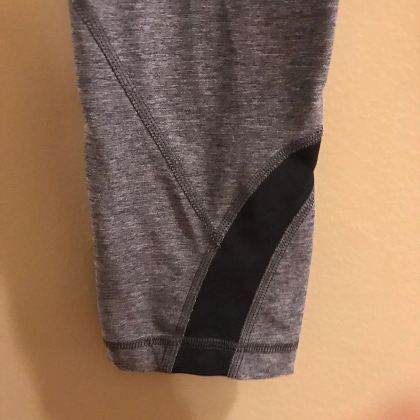 Lululemon Lululemon Run Inspire Crop II Luxtreme 6 Cropped Leggings Size 28" / US 6 / IT 42 - 2 Thumbnail