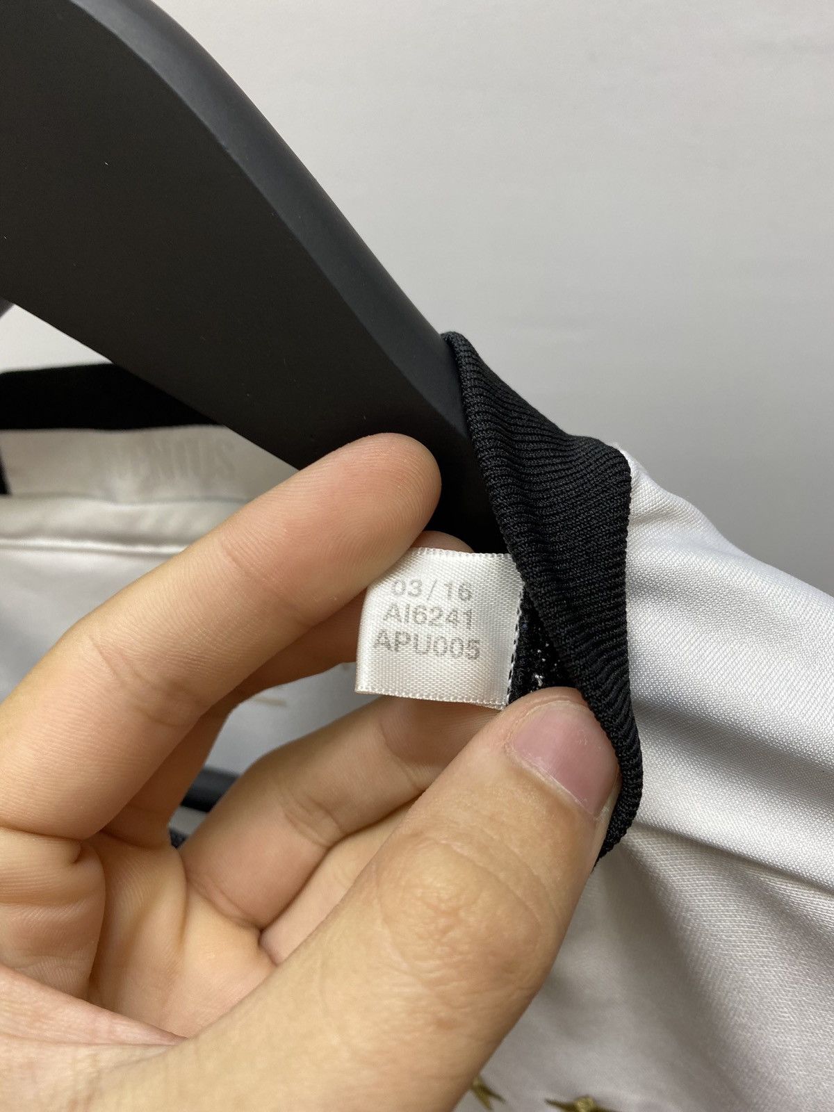 Adidas JUVENTUS ADIDAS 2016 2017 FOOTBALL HOME JERSEY Size US M / EU 48-50 / 2 - 13 Thumbnail