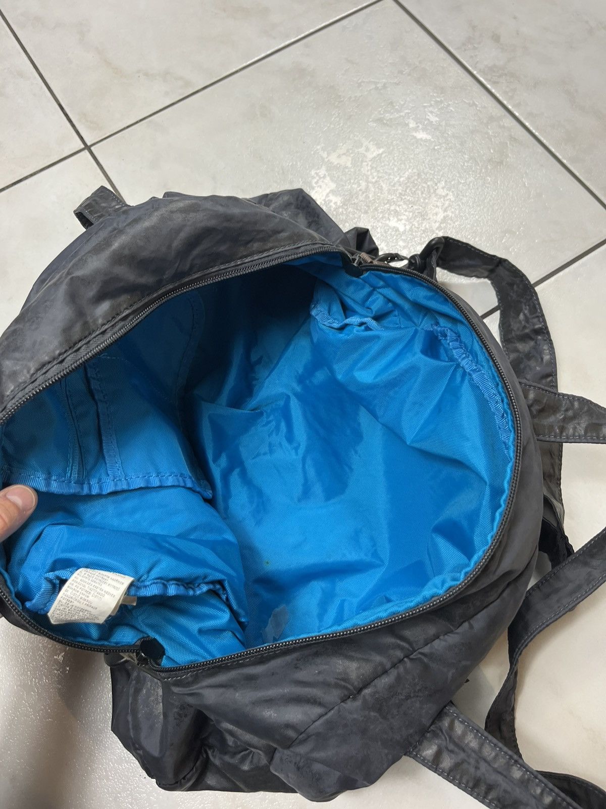 Nike × Vintage Vintage Nike y2k sport gym bag small travel crossbody swoosh Size ONE SIZE - 19 Thumbnail