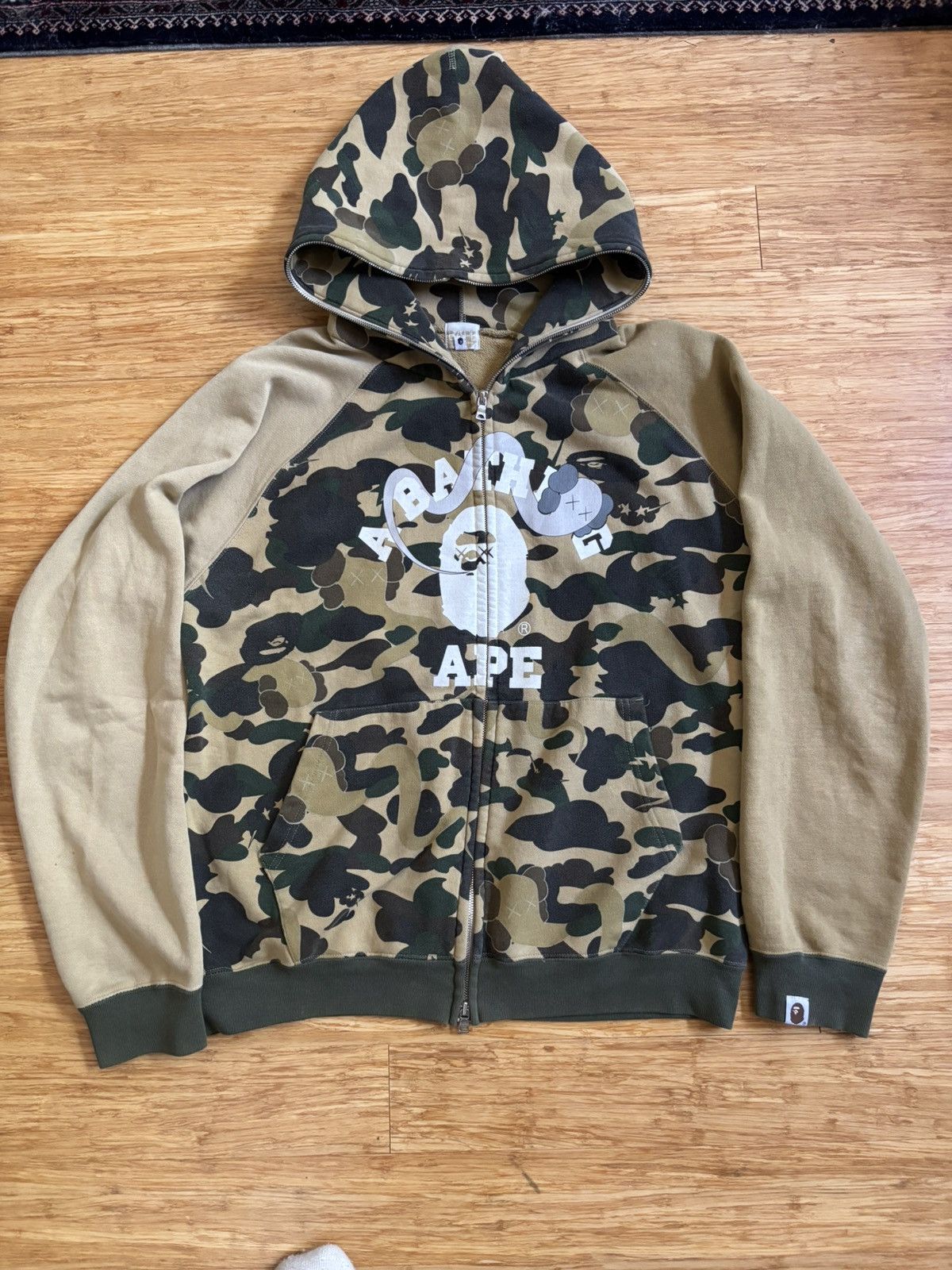 BAPE KAWS カモフラージュジャケット BAPE KAWS カモフラージュジャケット ジャケット・アウター