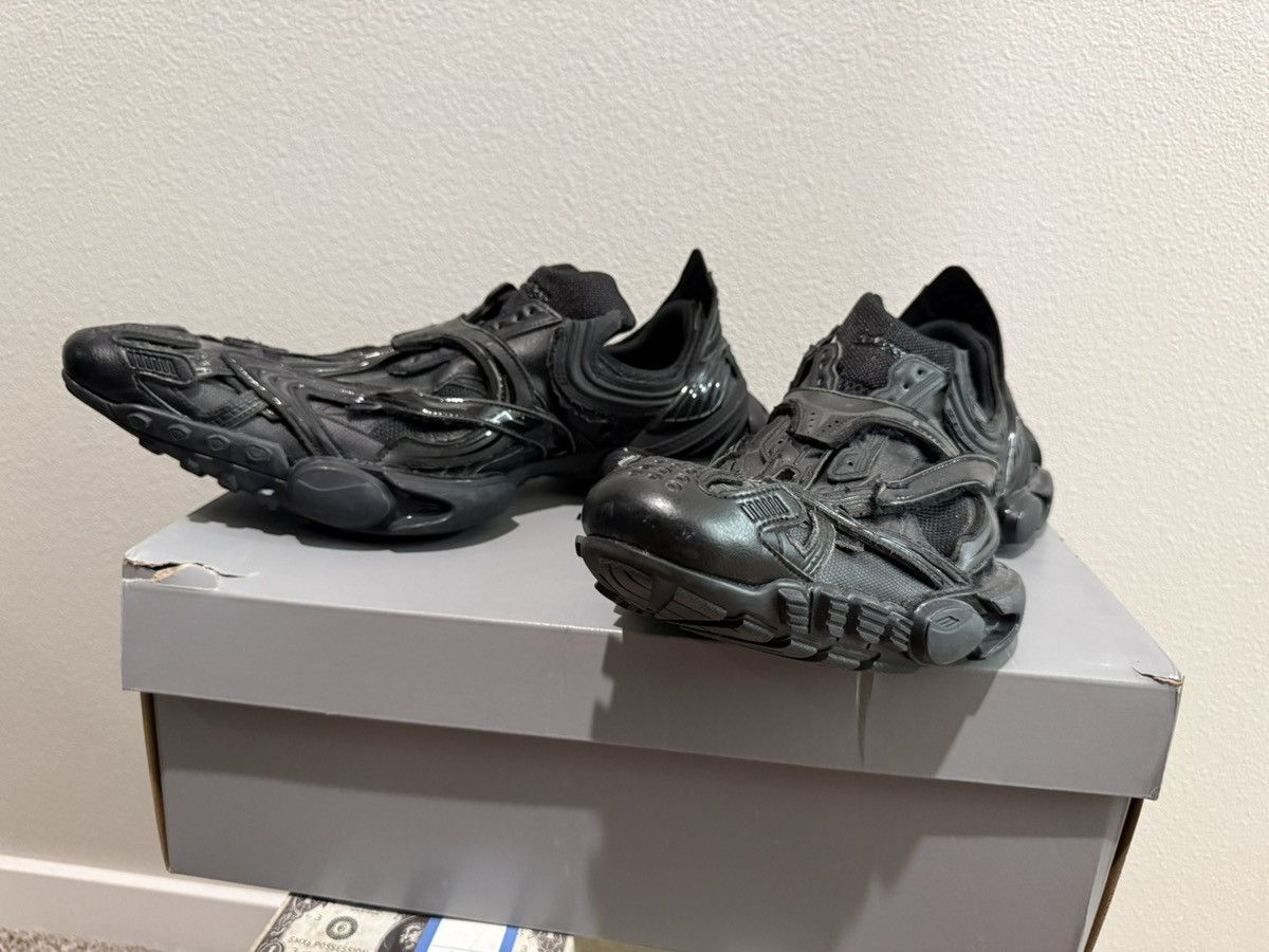 Size 43 Reptile sneakers