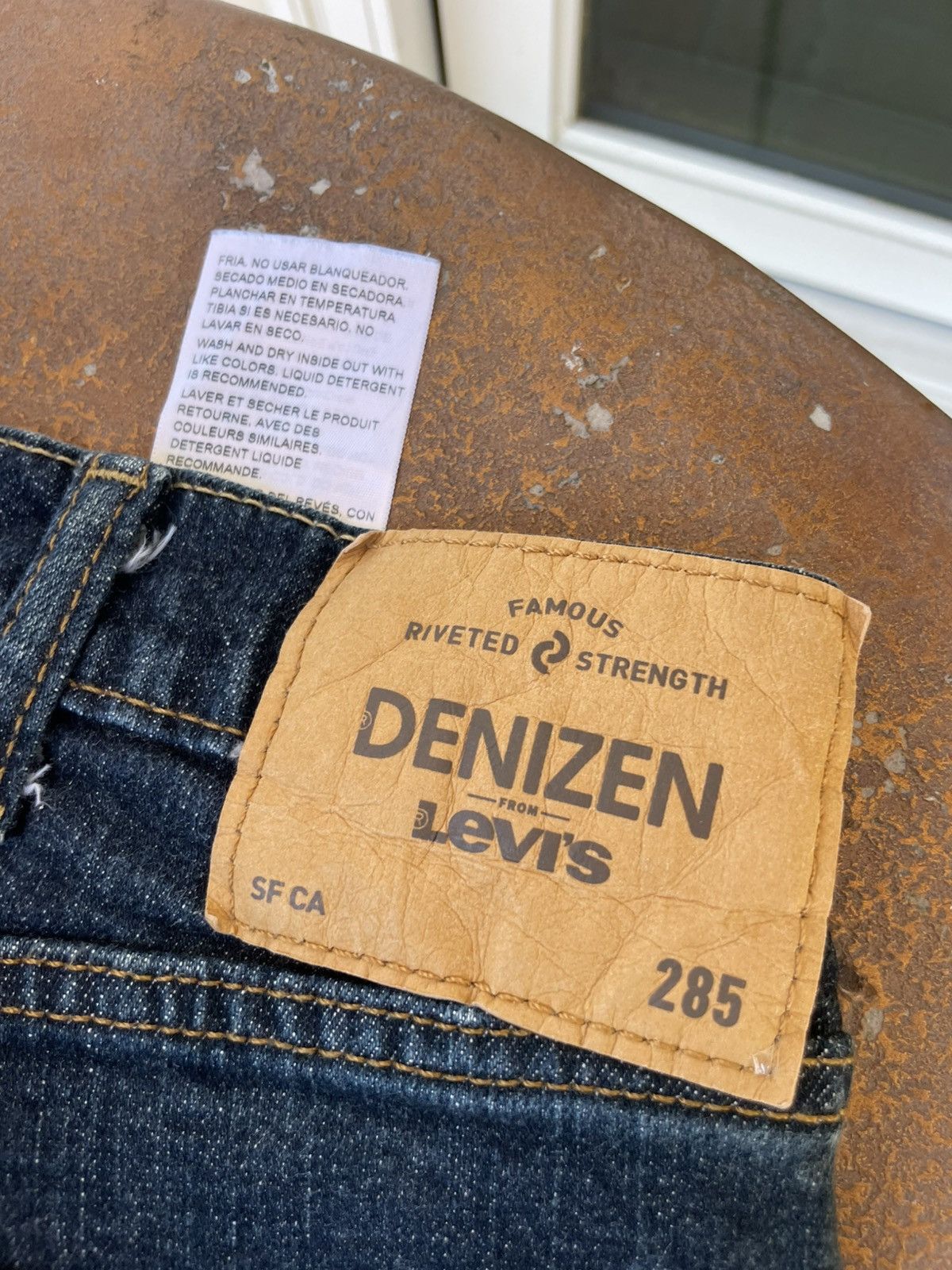 Levi's Men’s dark faded wash DENIZEN Levis size 42 x 32 Size US 42 / EU 58 - 2 Thumbnail