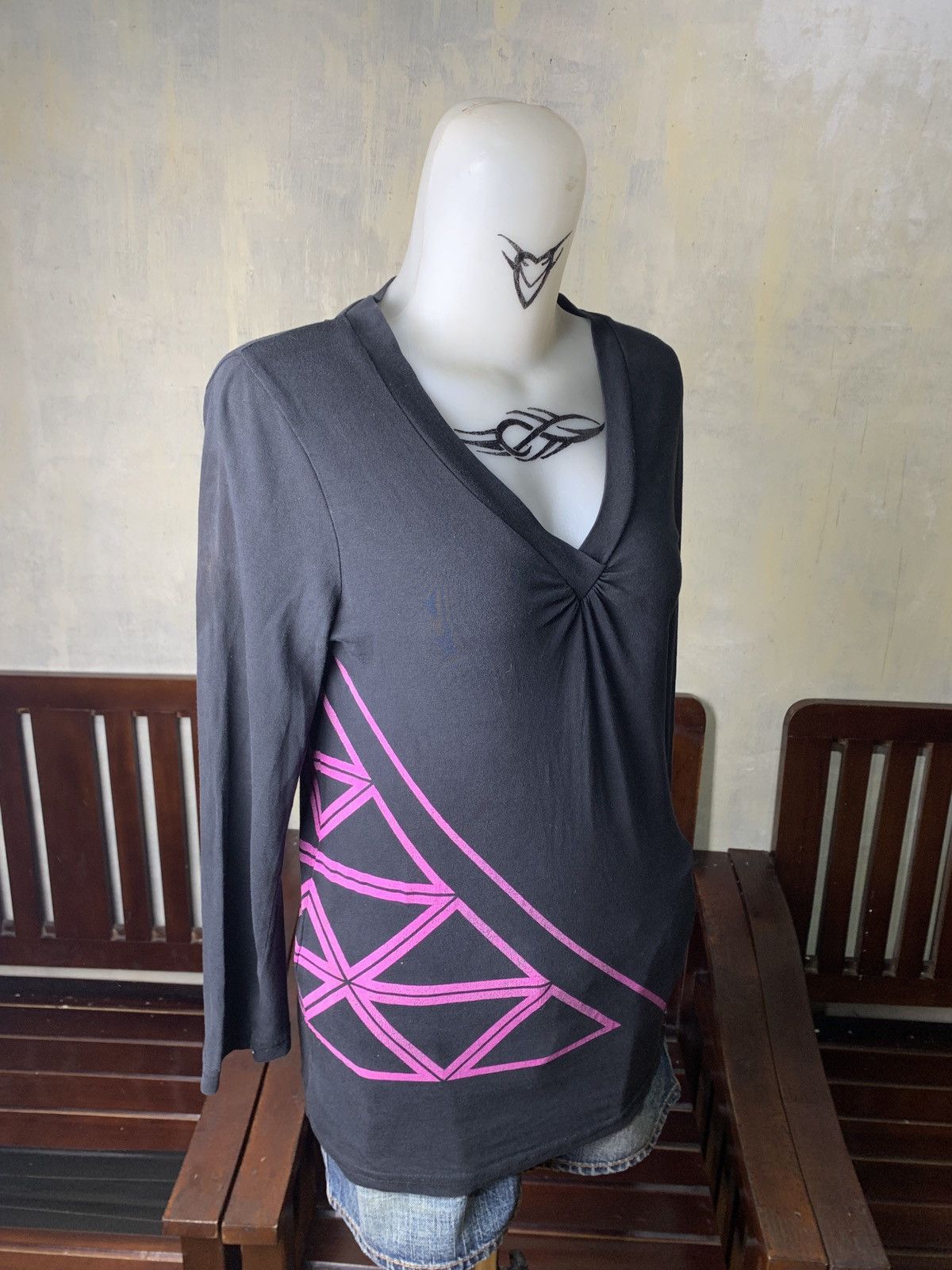Other 2000s Nokia Black Triangle Graphic V-Neck Longsleeves Top Size S / US 4 / IT 40 - 2 Thumbnail
