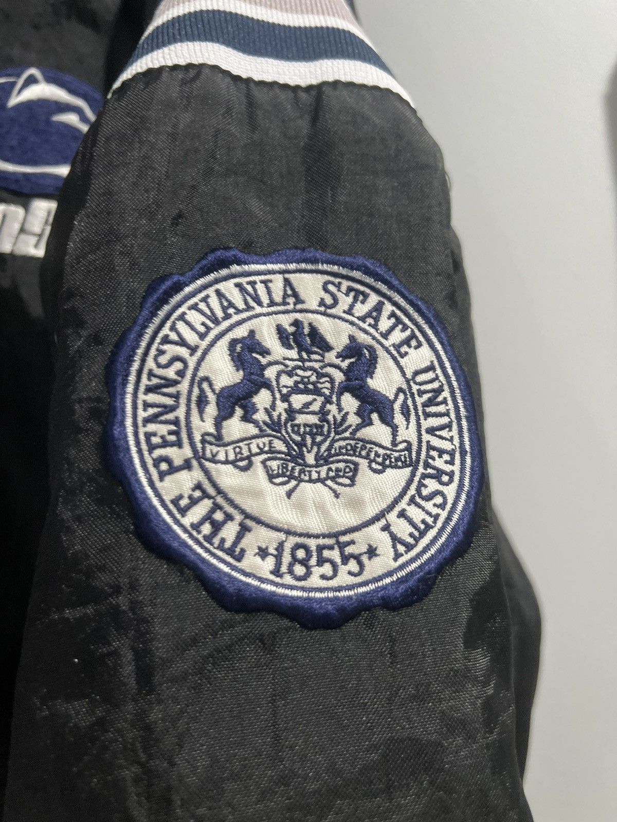 Vintage Vintage Reservable Penn State Embroidered Logo Puffer Jacket Size US L / EU 52-54 / 3 - 3 Thumbnail