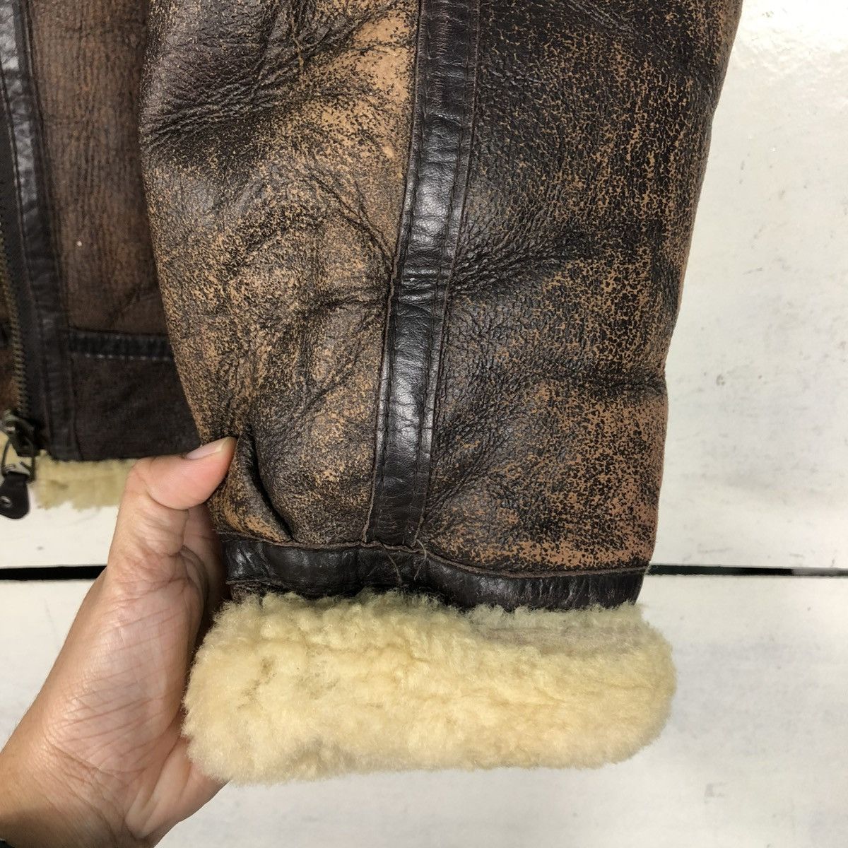 Aero Leathers 🔥VINTAGE LEATHER JACKET SHEARLING B-3 MEN’S ROBO ISSEYMIYAKE Size US M / EU 48-50 / 2 - 17 Thumbnail