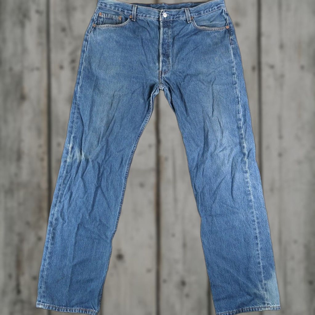Levi's VINTAGE Levi's 501 Jeans Mens Blue 90s Denim Straight 5-Pocket USA Made Belt Loops 40x34 (38x33) Regular Fit Size US 40 / EU 56 - 1 Thumbnail