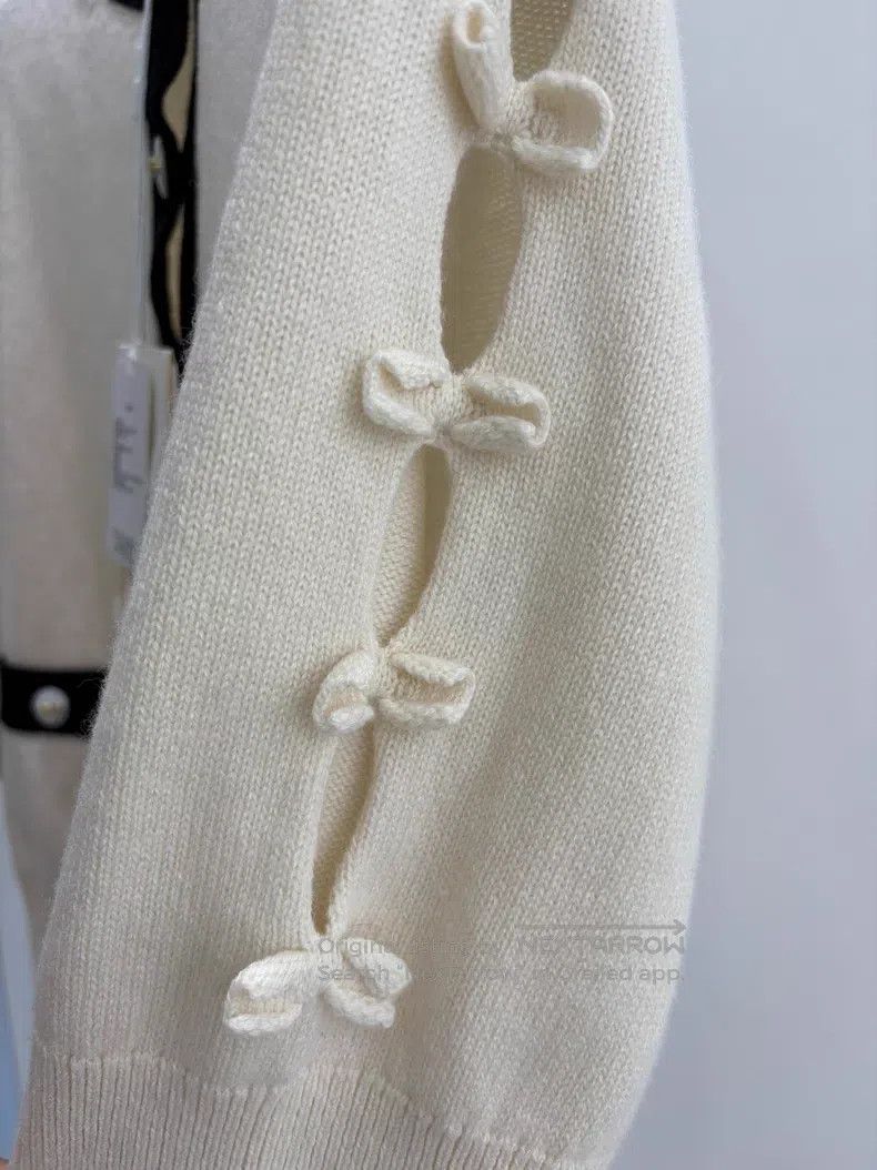 Chanel Chanel White and black contrast colour bow gold buckle cas Size XXS / US 00 / IT 34 - 4 Thumbnail