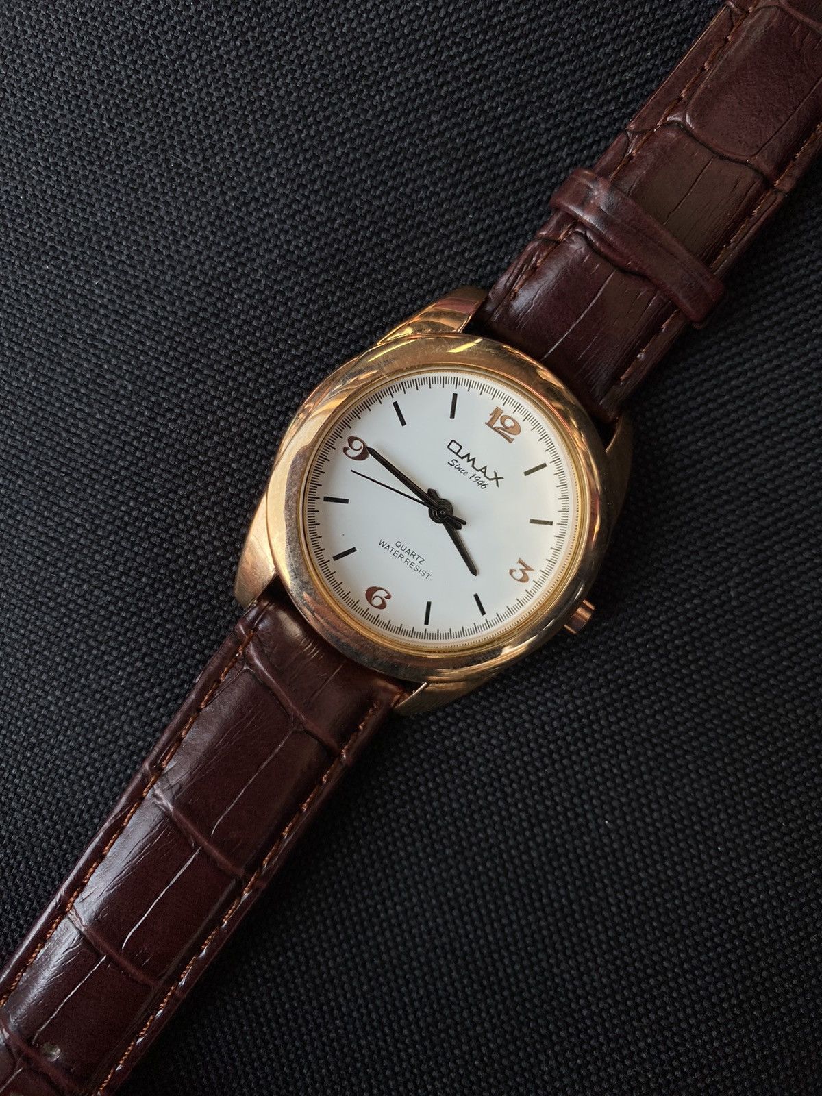 Vintage Omax Gold Quartz Watch | Swiss Design Size ONE SIZE - 12 Thumbnail