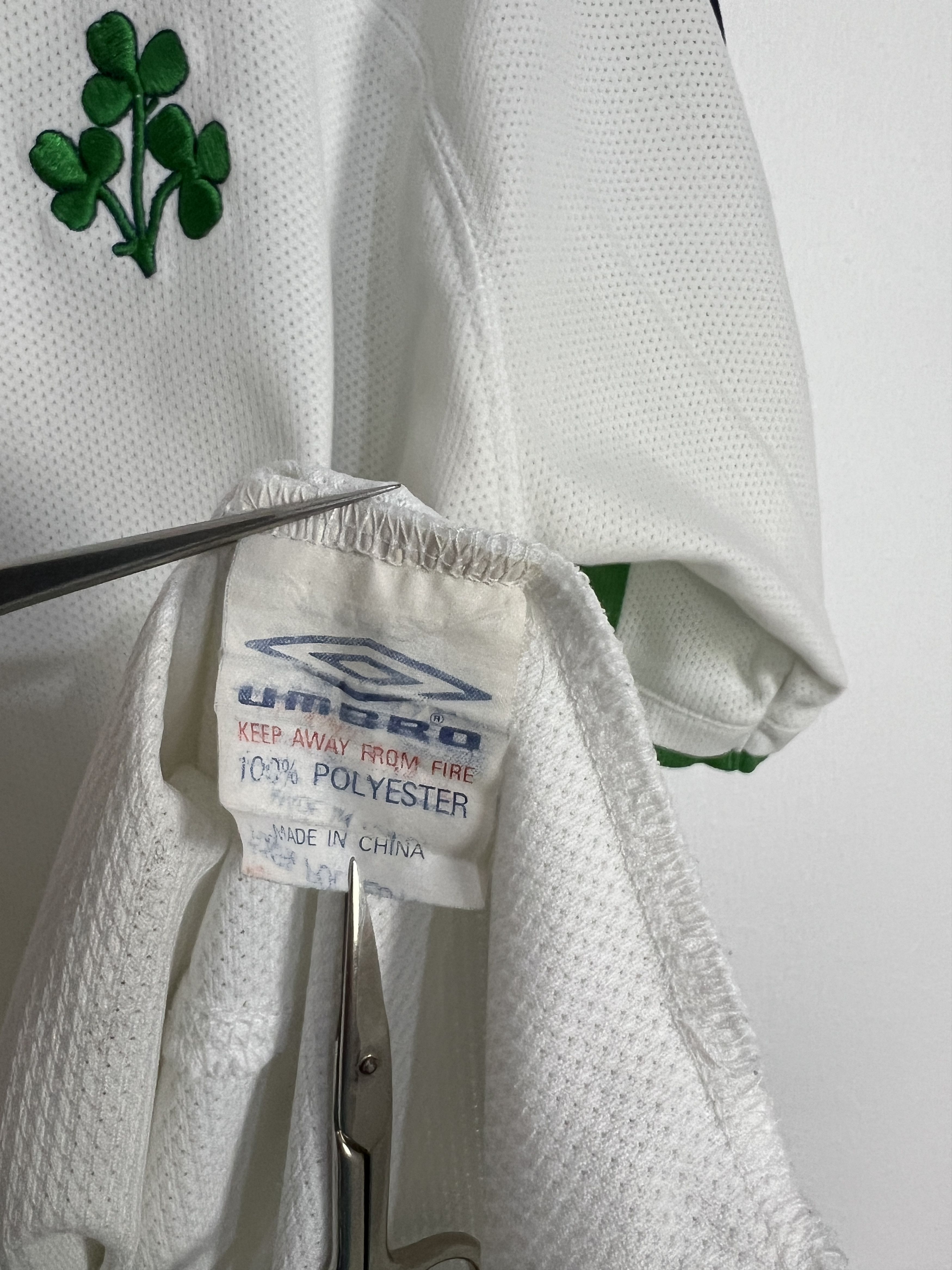 Umbro Republic of Ireland football shirt Train Soccer Jersey Size US M / EU 48-50 / 2 - 6 Thumbnail