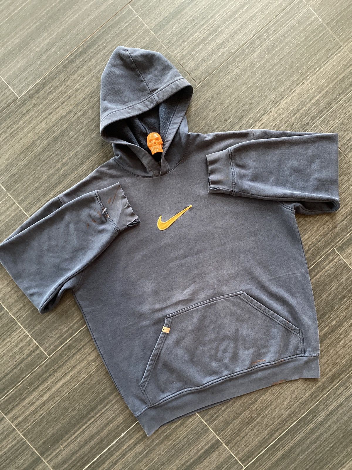 Nike × Vintage Nike faded and distressed swoosh logo hoodie XL Size US XL / EU 56 / 4 - 1 Thumbnail