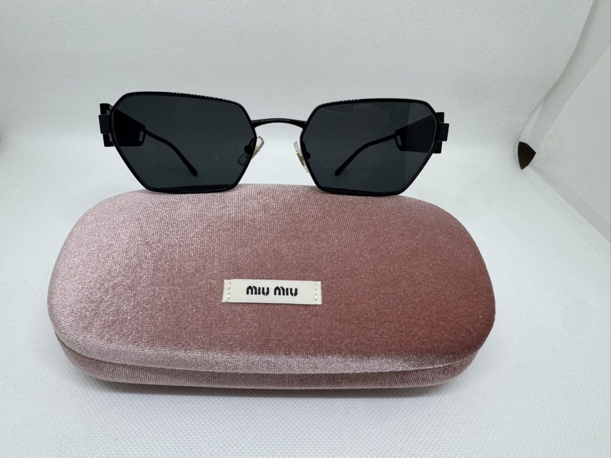 Miu Miu NEW Miu Miu sunglasses MIU MIU 53WS 1AB5S0 DARK GREY Size ONE SIZE - 4 Thumbnail
