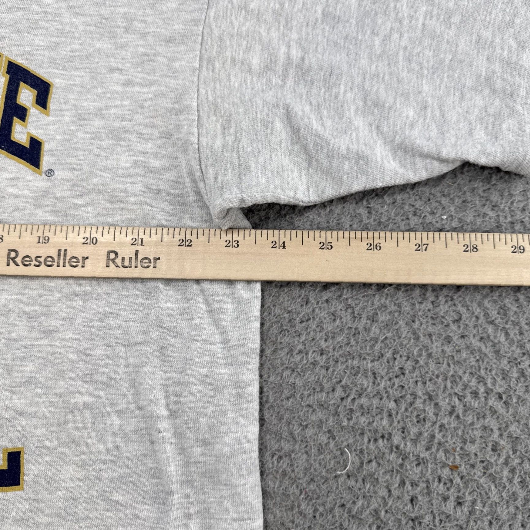 Champion VINTAGE Notre Dame Champion Shirt Mens Gray 90s University NCAA XL Size Shirt Men Gray 90s Notre Dame Champion NCAA University Shirt Mens XL Size US XL / EU 56 / 4 - 7 Thumbnail