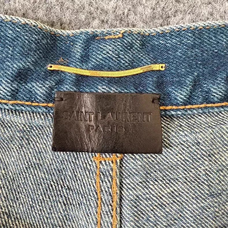 Saint Laurent Paris Saint Laurent Paris Denim shorts Size 25" / US 0 / IT 36 - 5 Thumbnail