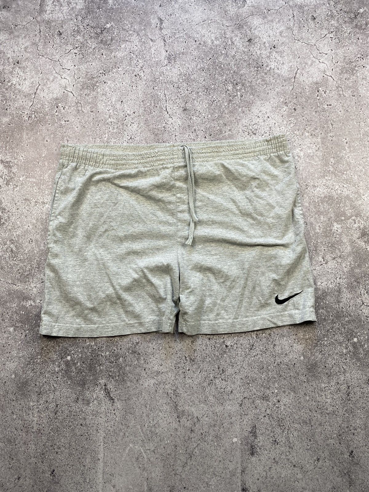 Nike × Vintage Nike 90’ vintage cotton shorts beige grey swoosh Size US 34 / EU 50 - 1 Thumbnail
