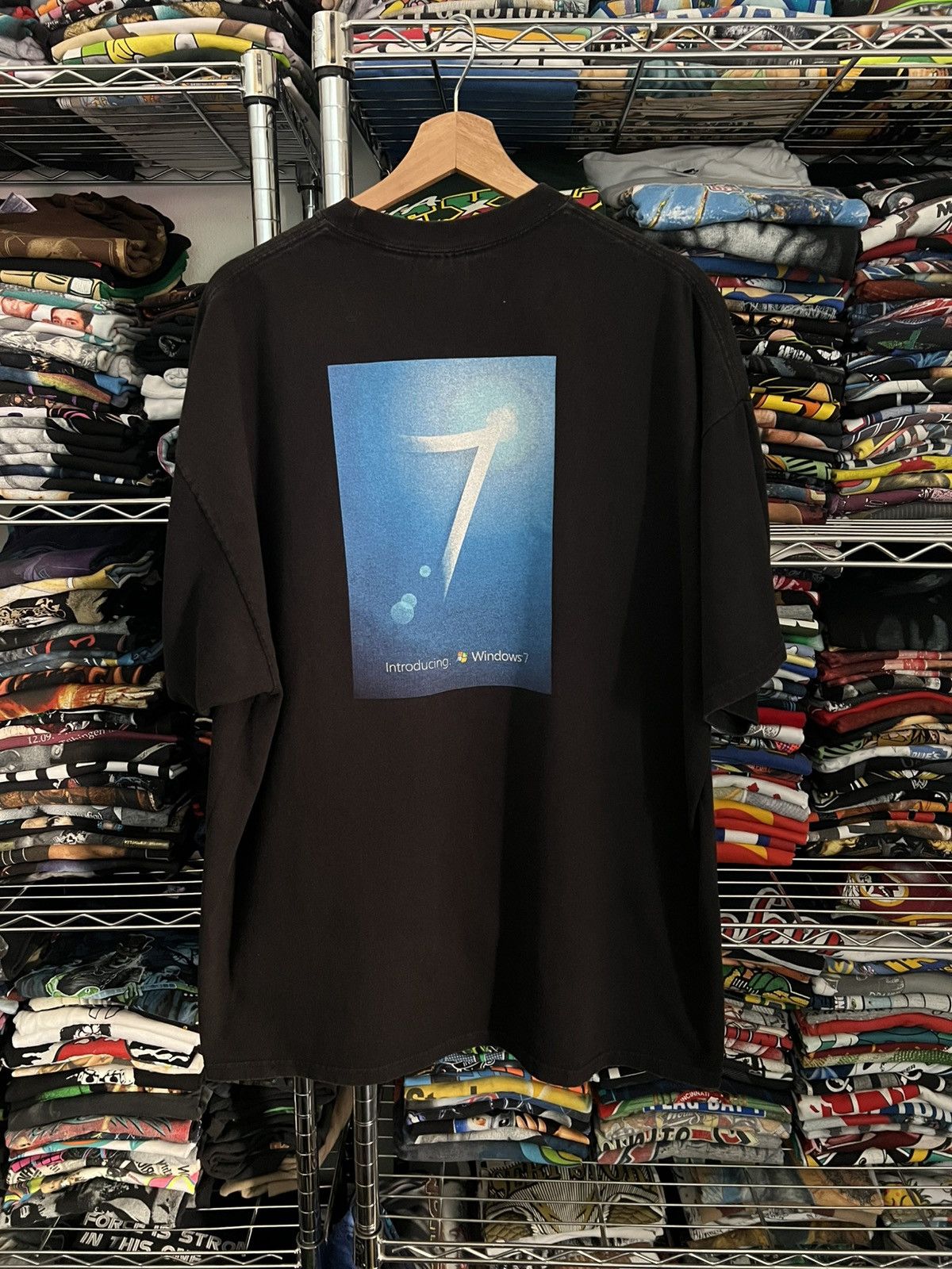 Microsoft 2009 Introducing Windows 7 Software Promo Y2K Tee Size US XXL / EU 58 / 5 - 1 Thumbnail
