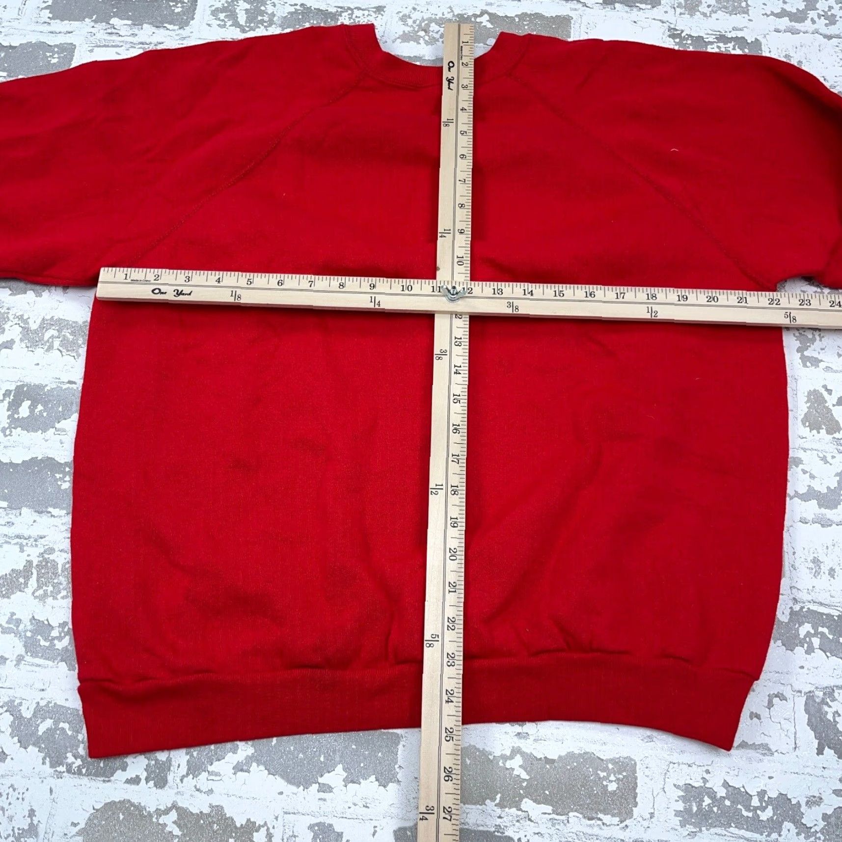 Tultex VINTAGE Tultex 90s Red Sweatshirt Men Large Pullover Fleece Crewneck Heavyweight Classic Retro USA Size US L / EU 52-54 / 3 - 6 Thumbnail