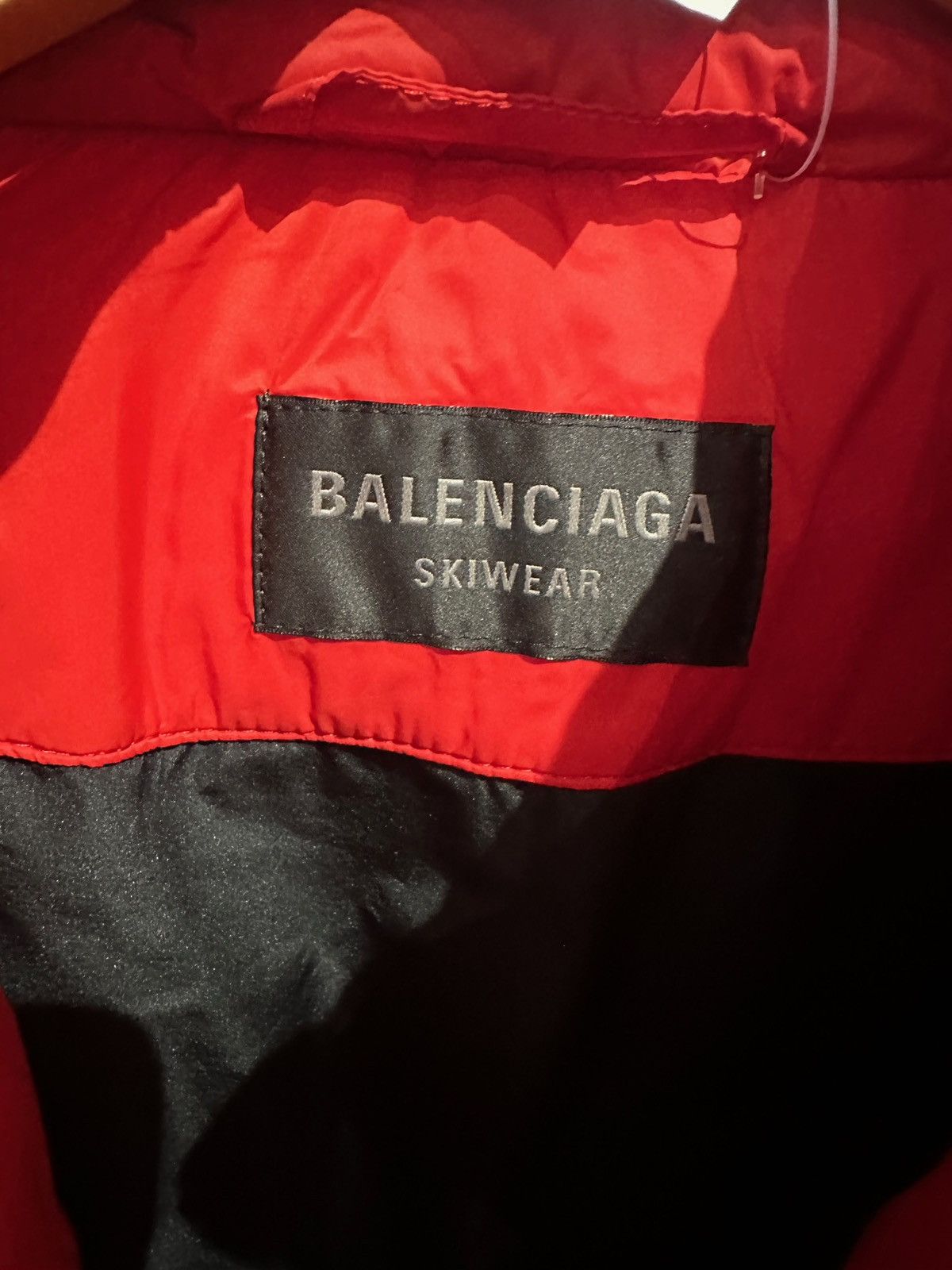 Balenciaga Balenciaga 3B Red Puffer Size 44 Size US S / EU 44-46 / 1 - 5 Thumbnail